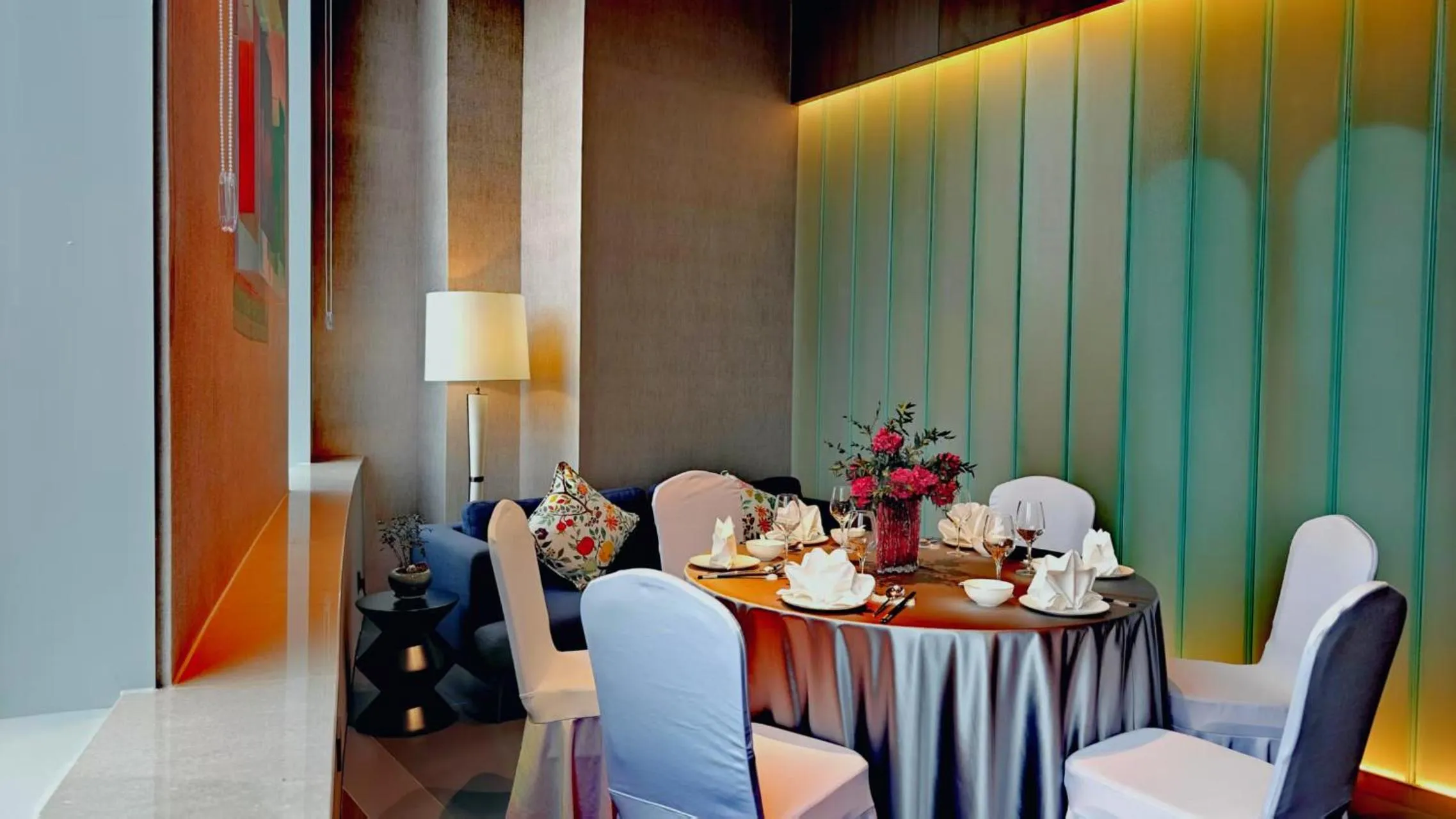 Restaurant/places to eat in Pagoda Hotel Of SSAW ChongQing International Land-sea