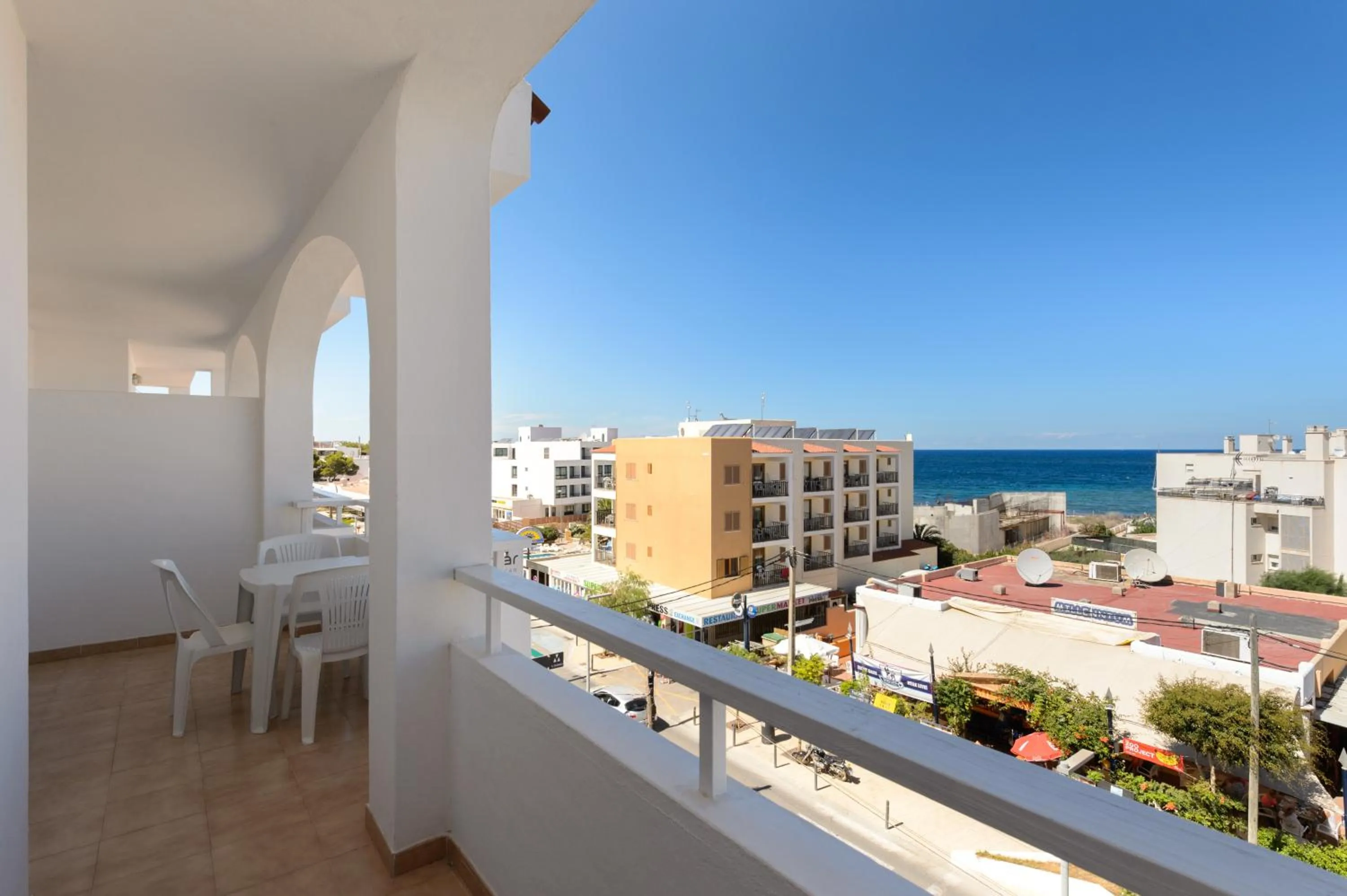 Balcony/Terrace in Apartamentos San Antonio Beach