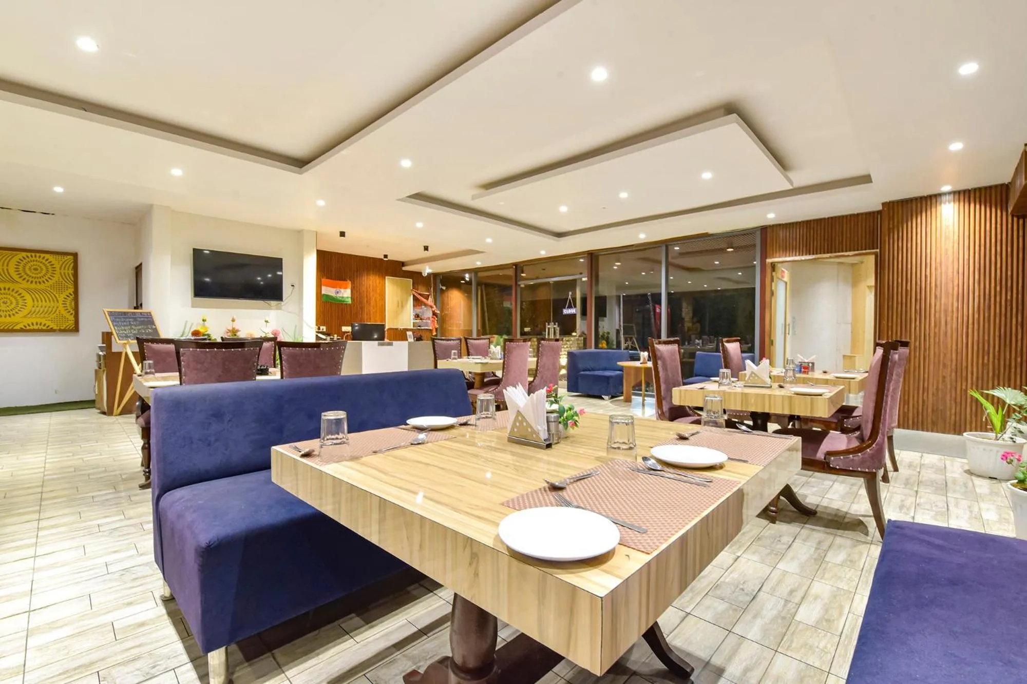 Restaurant/places to eat in FabHotel Green Acres