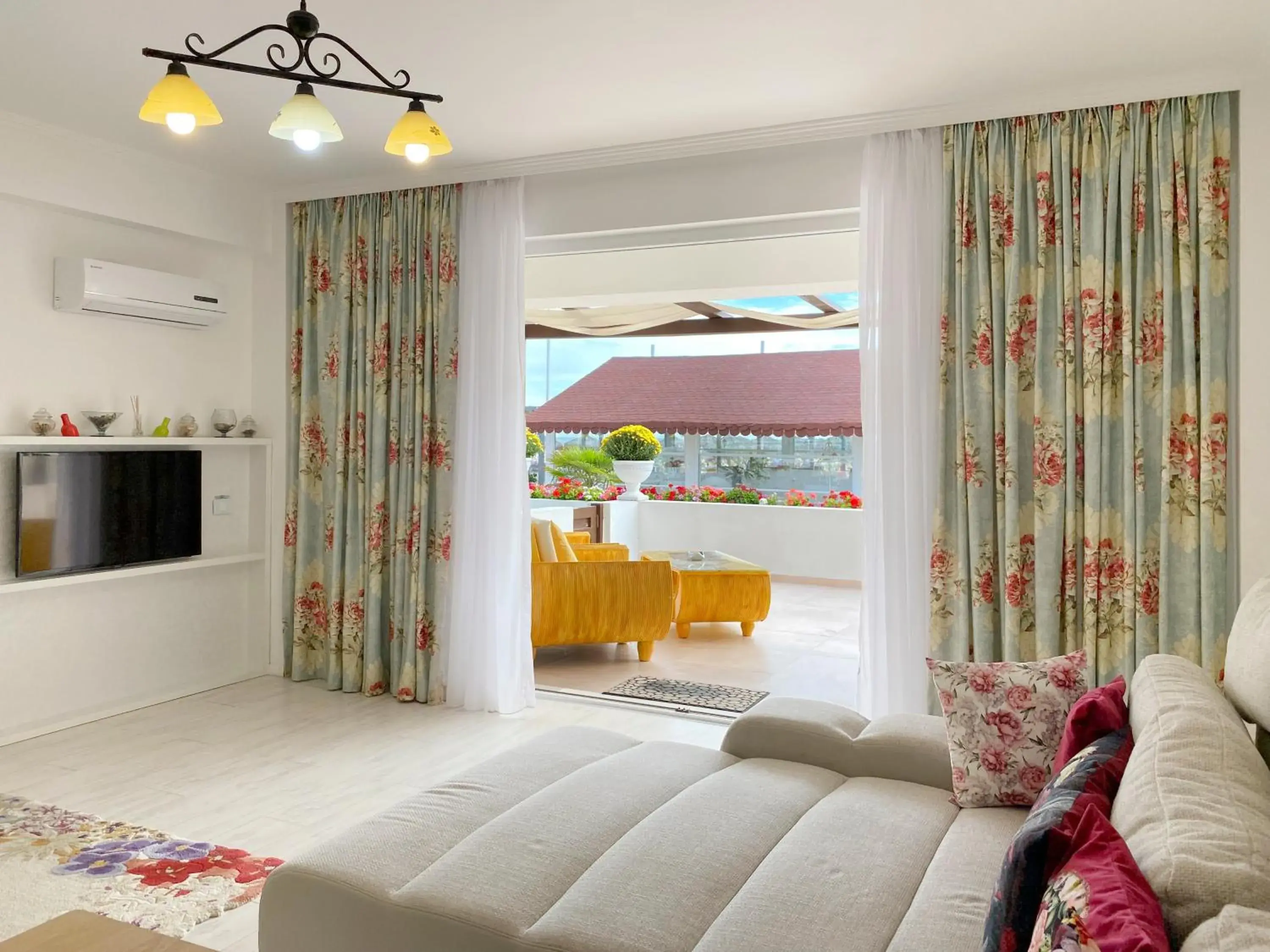 Deluxe Apartment with Sea View Madeira in Boutique Citadel Deluxe Apartment with Sea View Madeira in Boutique Citadel