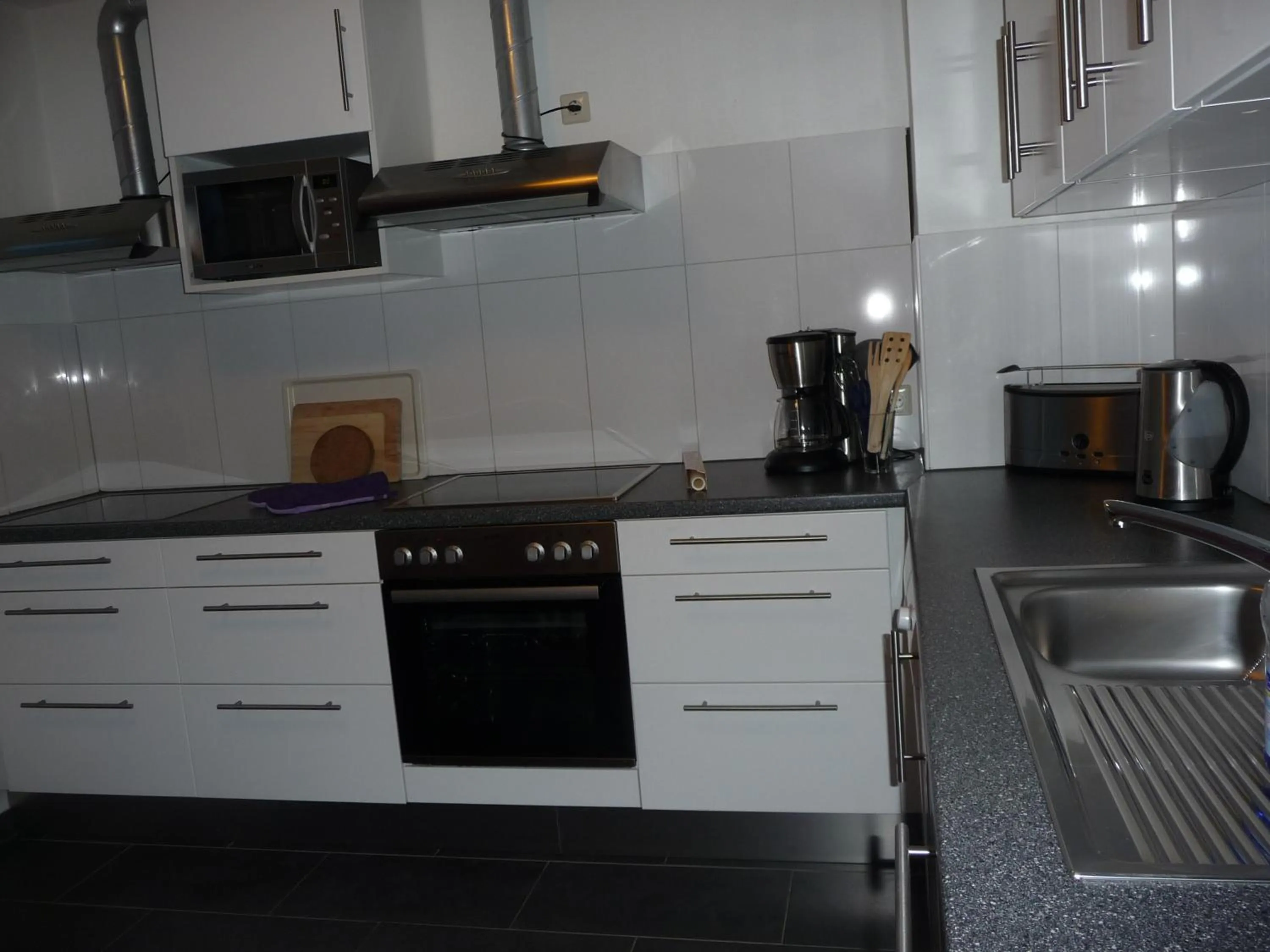 Restaurant/places to eat in Hansehus