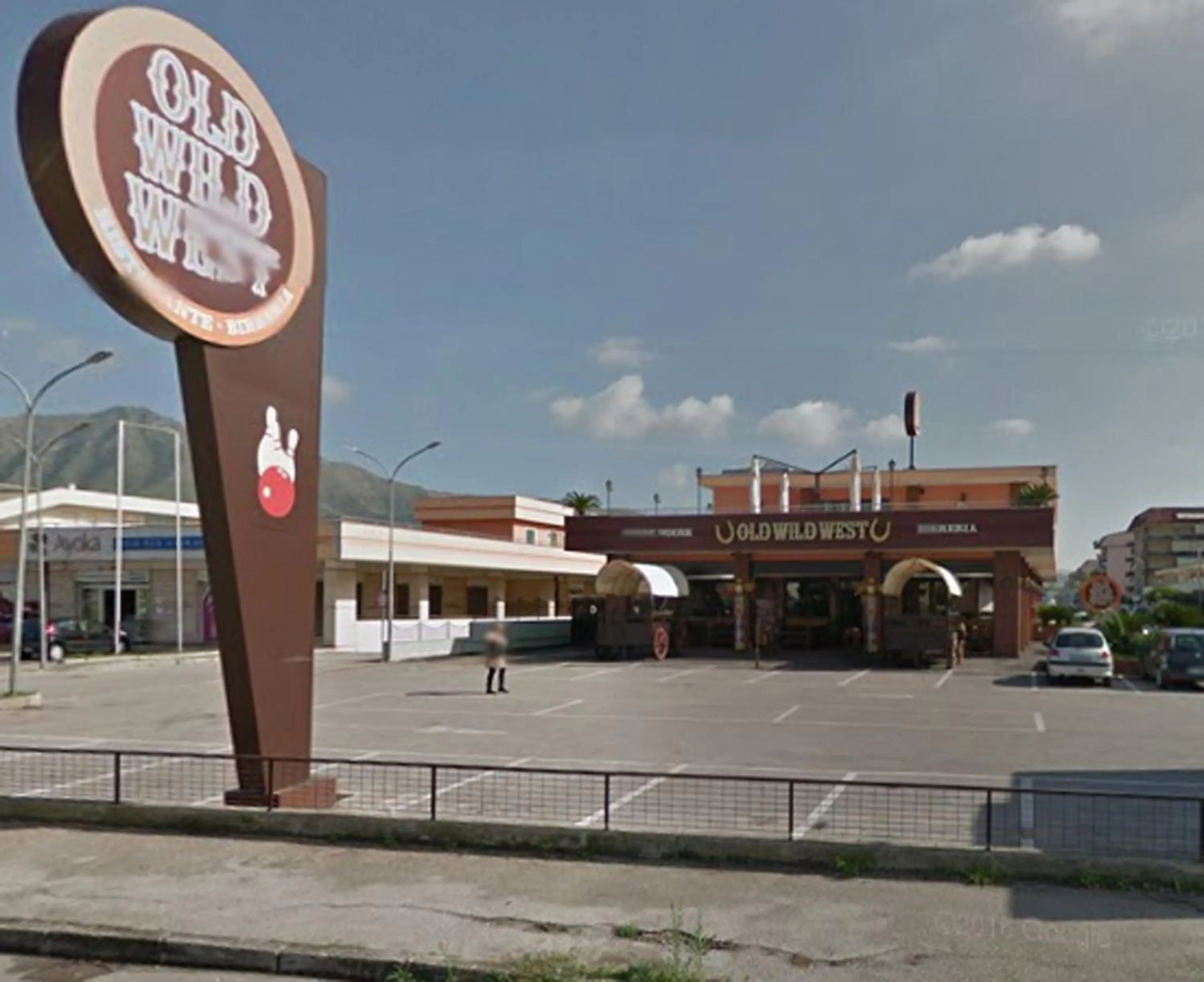 Restaurant/places to eat in Attico Luxury B&B