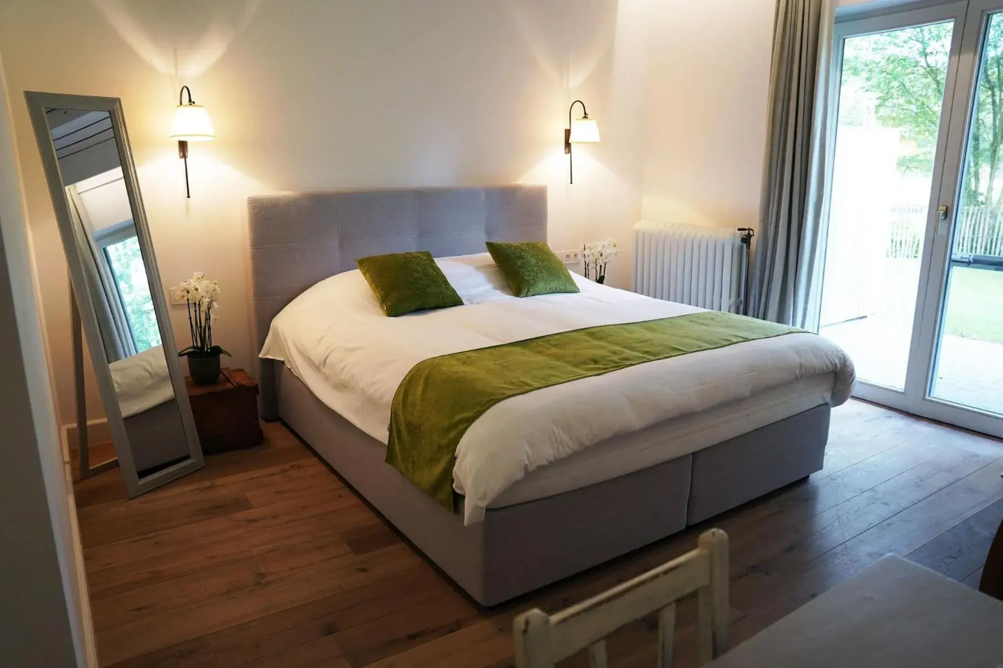 Boutique hotel-restaurant De Lindehoeve Boutique hotel-restaurant De Lindehoeve