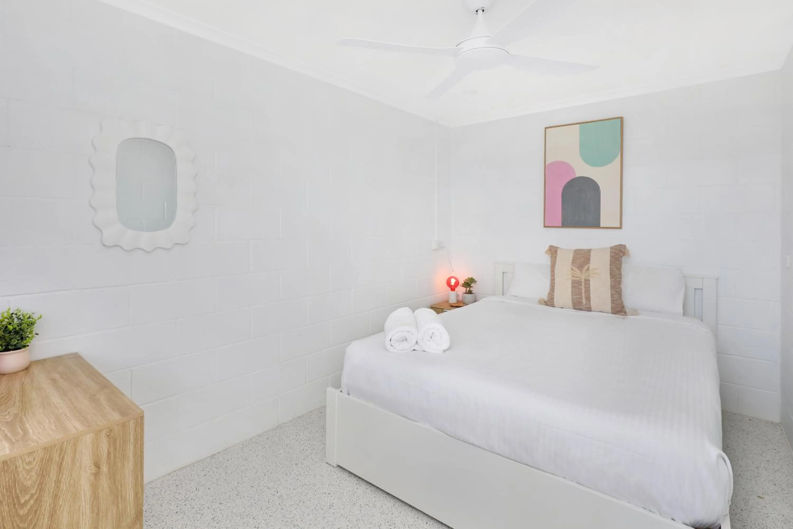 Photo of the whole room, Bed in Palms on Parker Backpackers