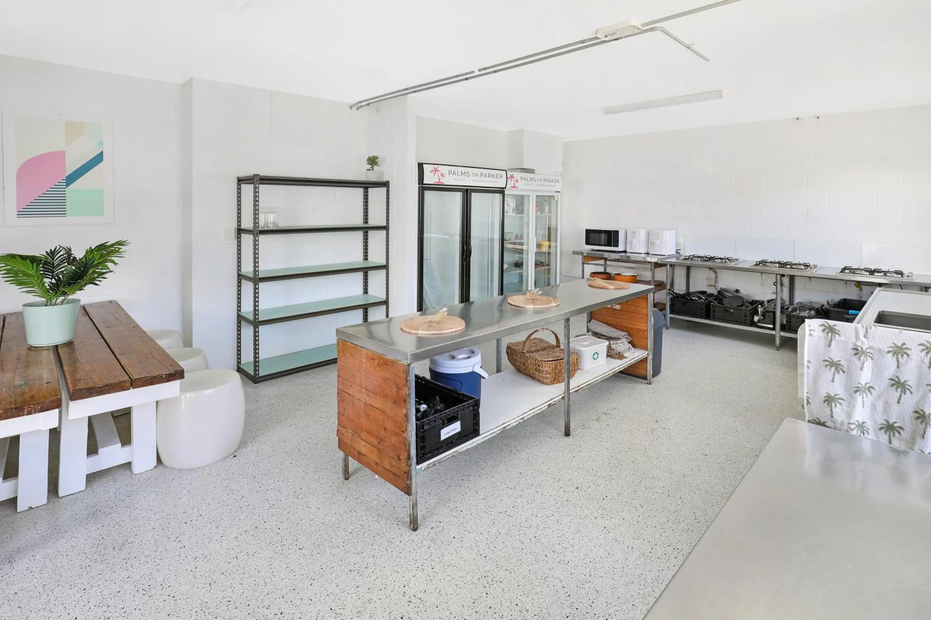 Kitchen or kitchenette in Palms on Parker Backpackers