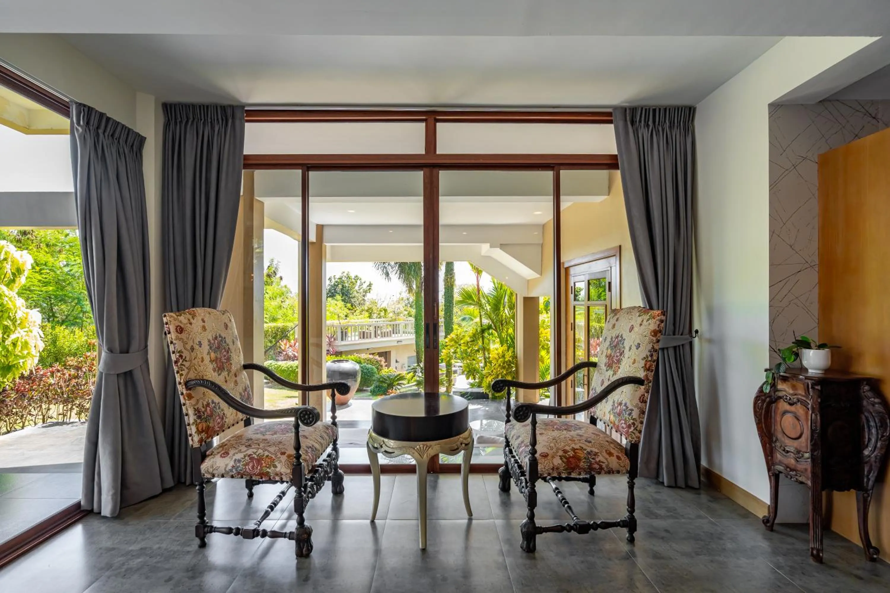 Seating area in Ocean Pearl Seaview Residence