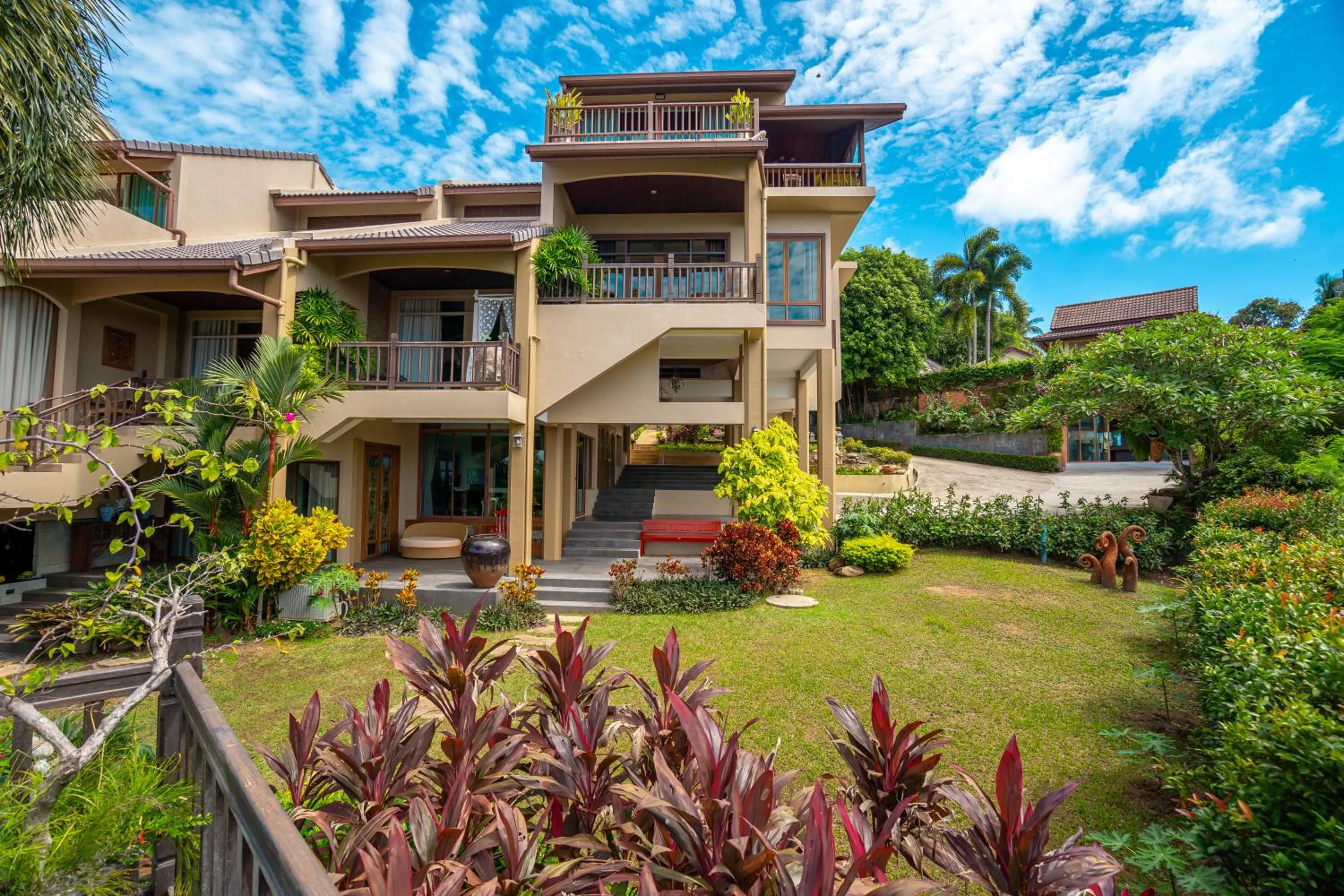 Property building in Ocean Pearl Seaview Residence