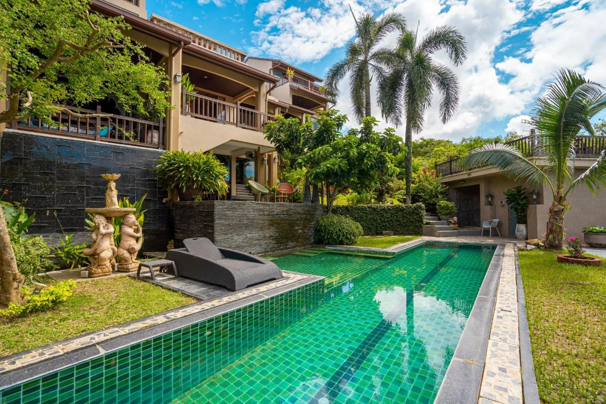 Property building in Ocean Pearl Seaview Residence