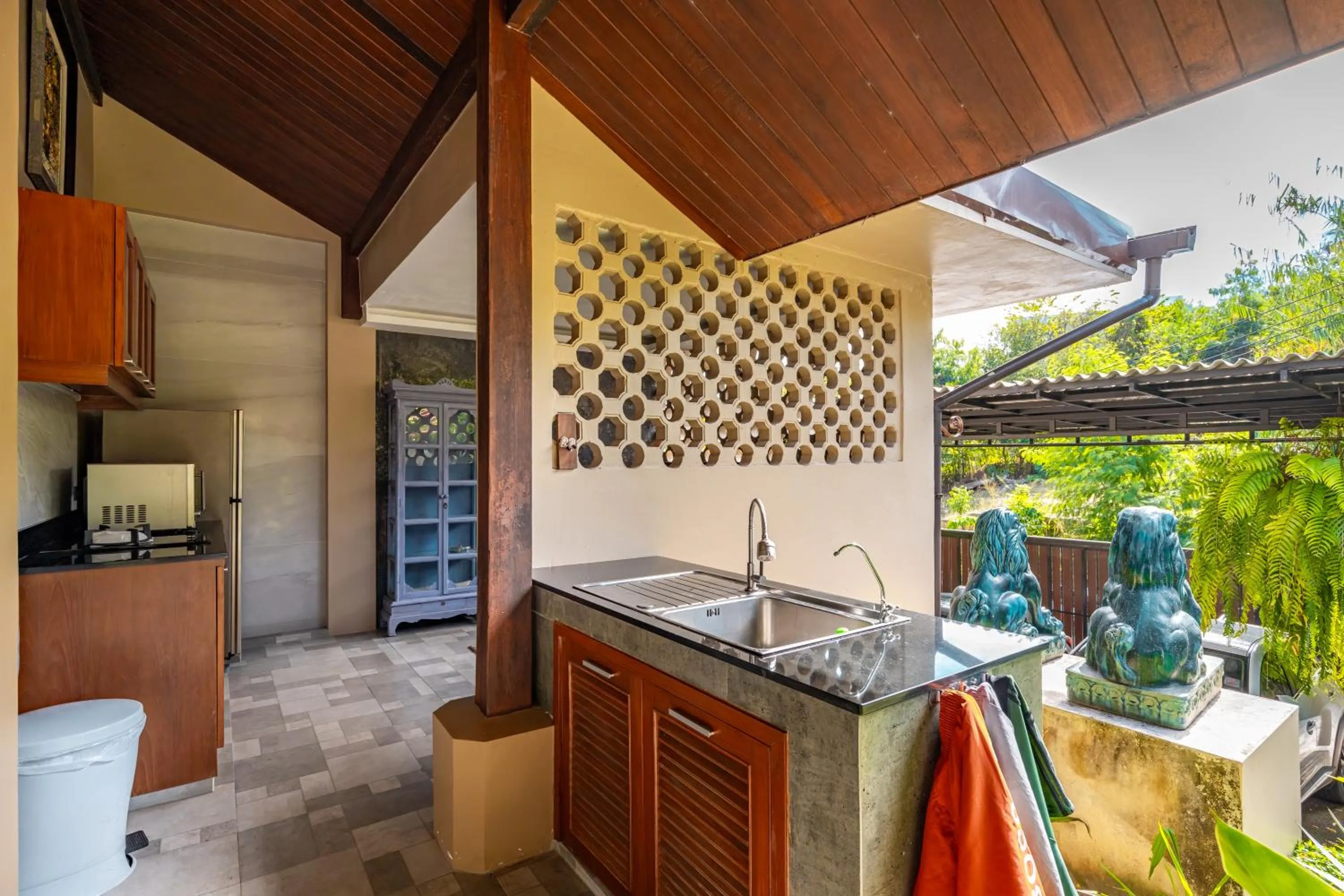 Garden in Ocean Pearl Seaview Residence