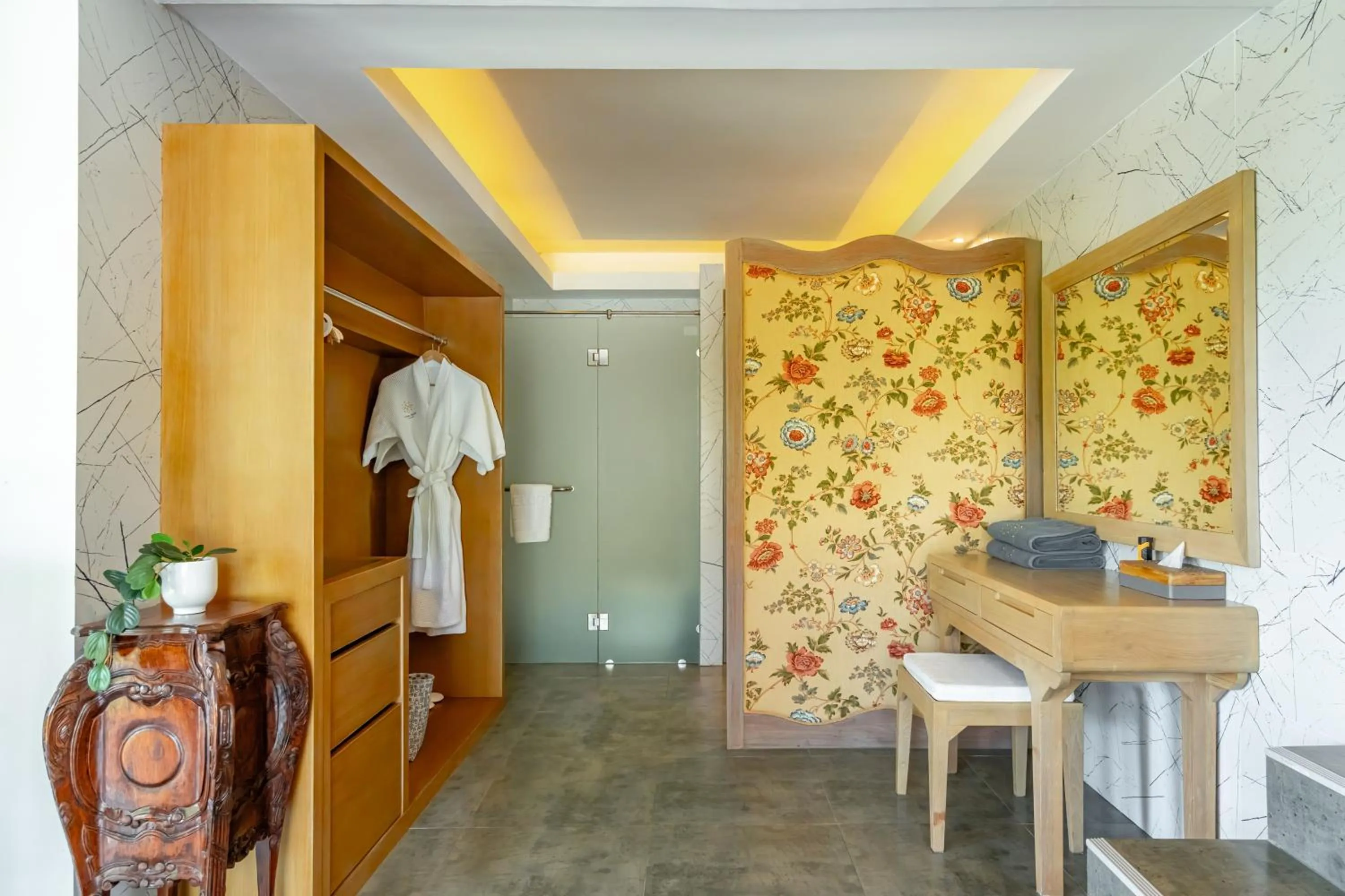 wardrobe in Ocean Pearl Seaview Residence