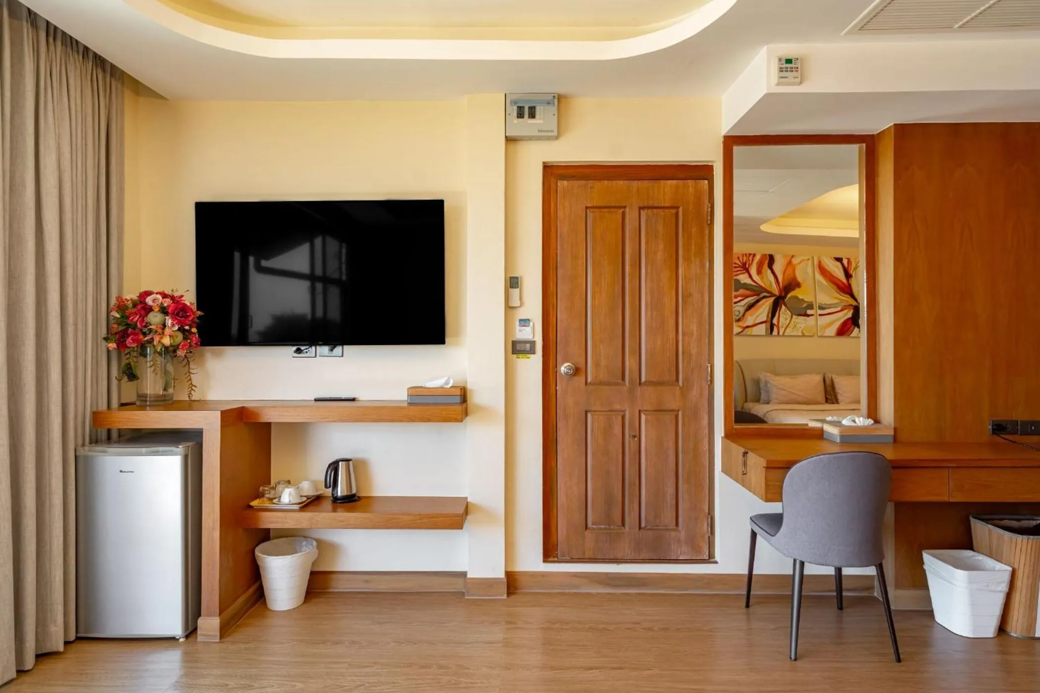 TV and multimedia in Ocean Pearl Seaview Residence