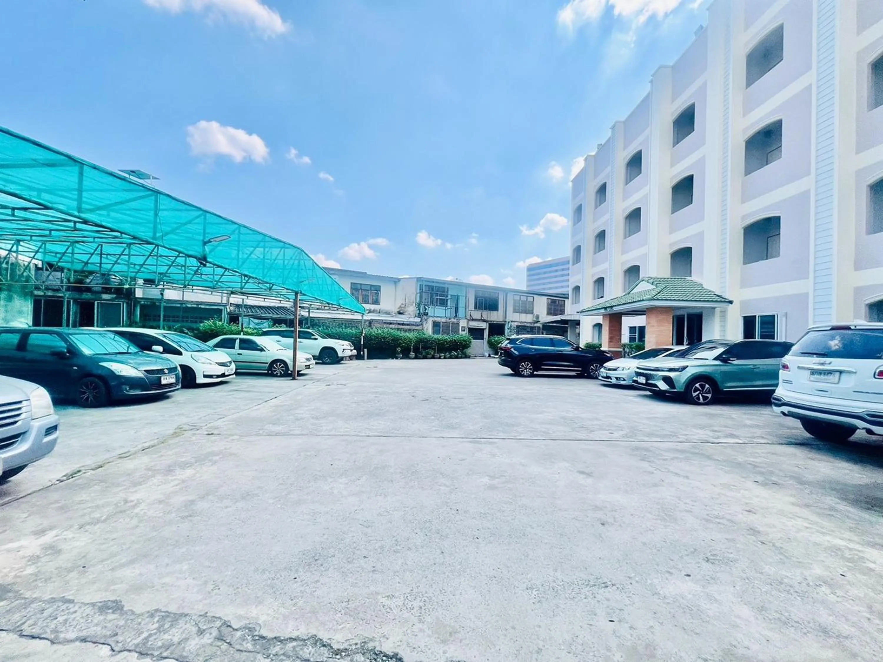 Parking in Udon Perfect Mansion