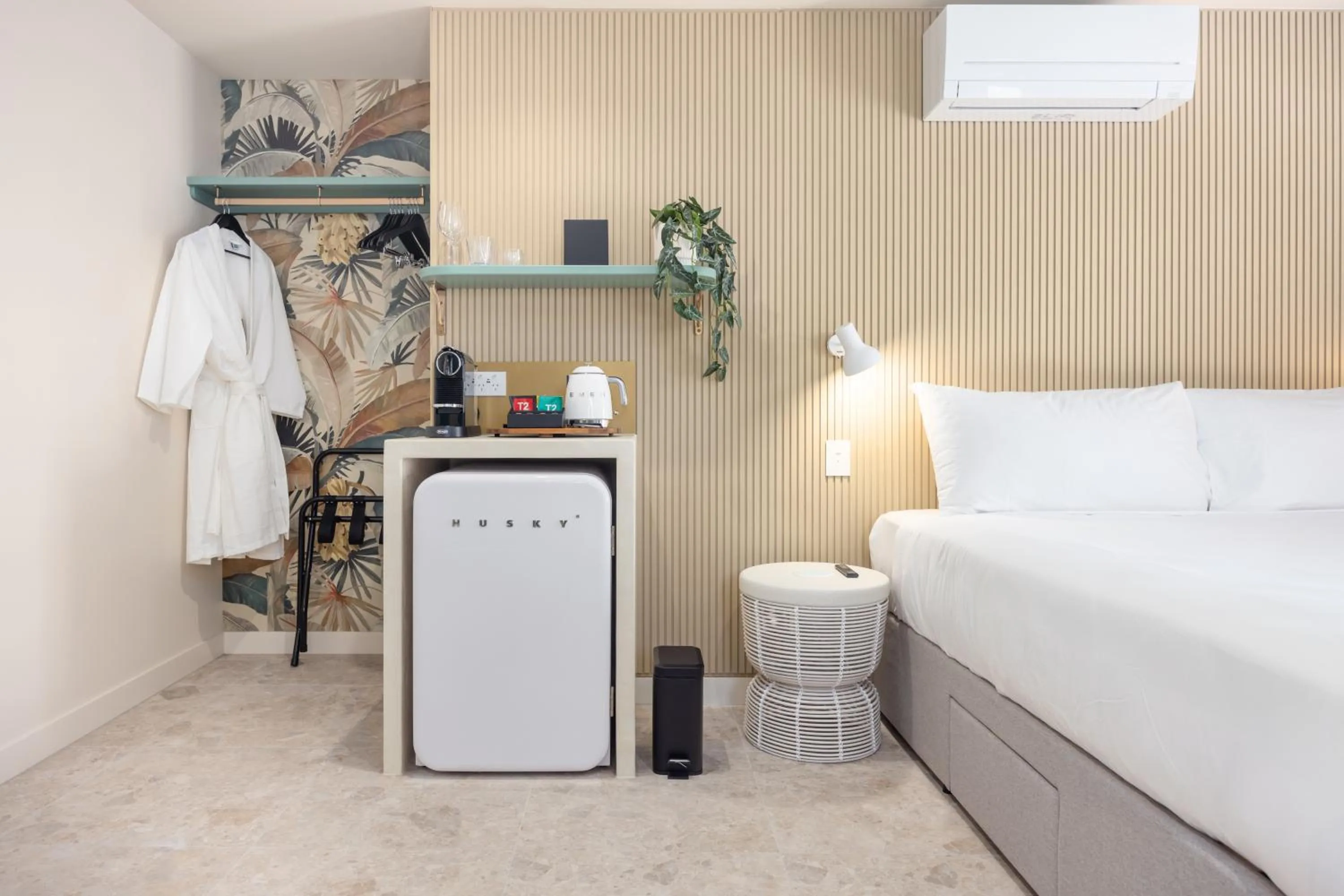 Other, Bed in The Shores Miami