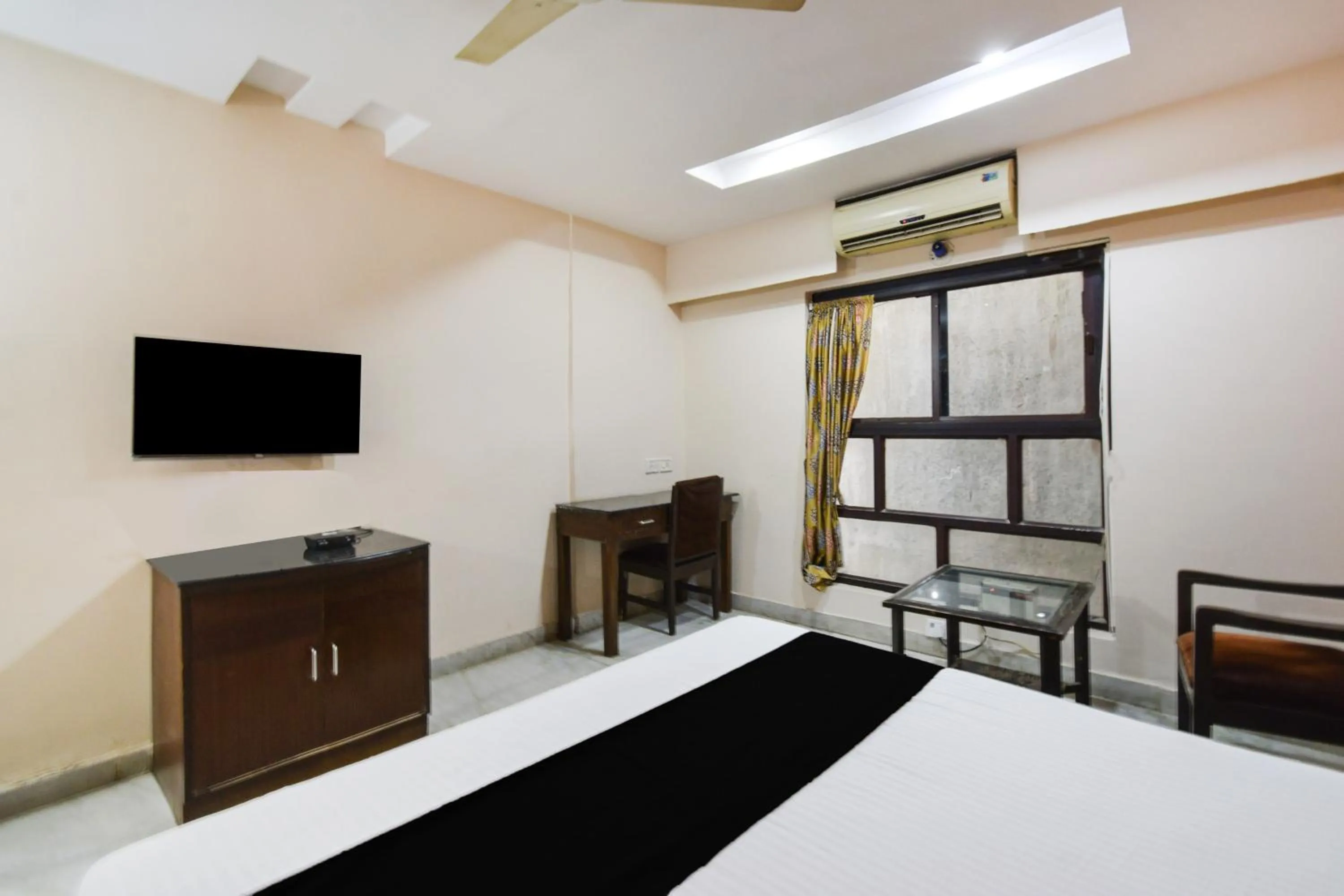 Bedroom, Bed in Townhouse OAK Secunderabad Near Railway Station Formerly Hotel Brahma