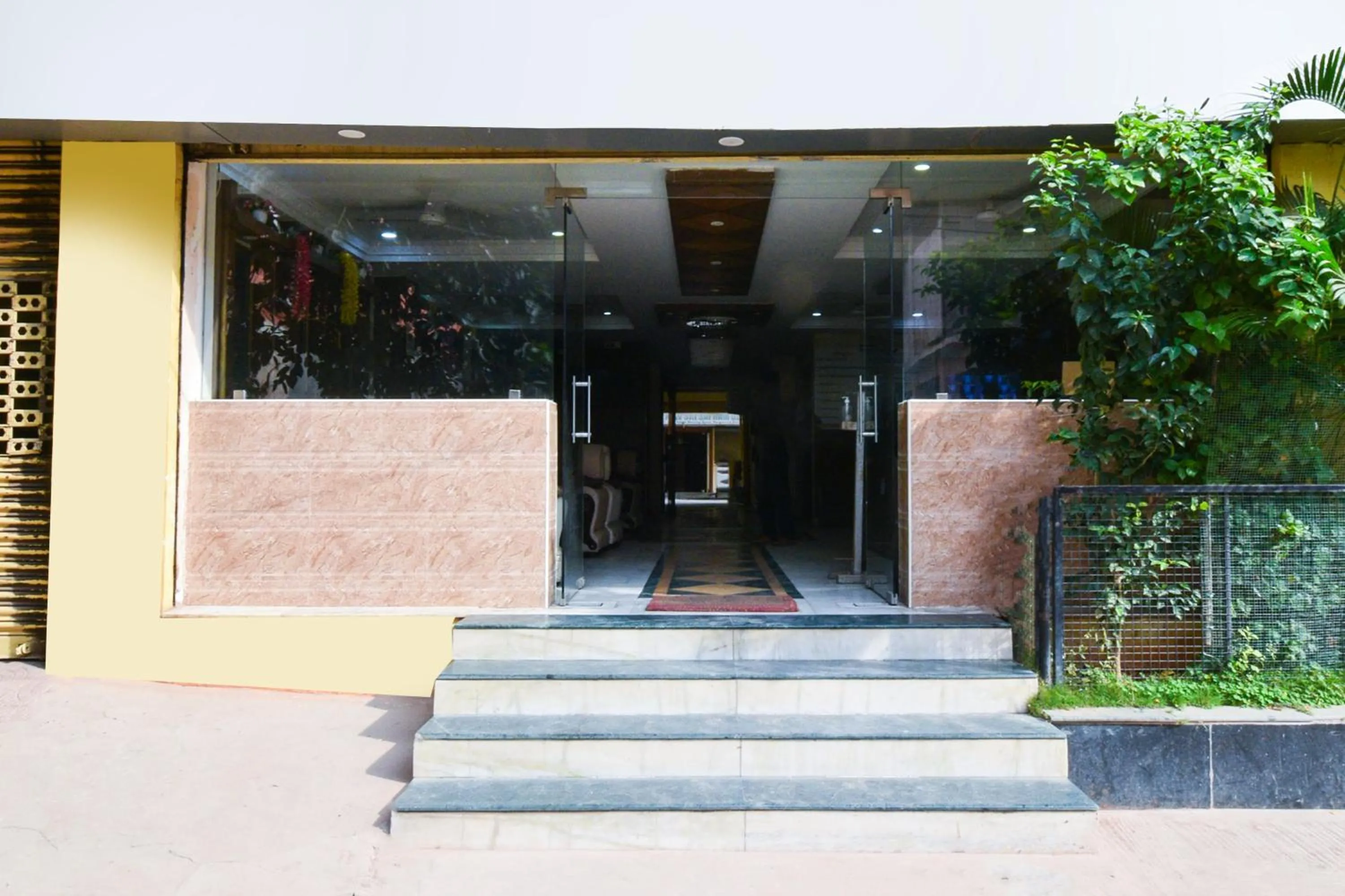 Facade/entrance in Townhouse OAK Secunderabad Near Railway Station Formerly Hotel Brahma