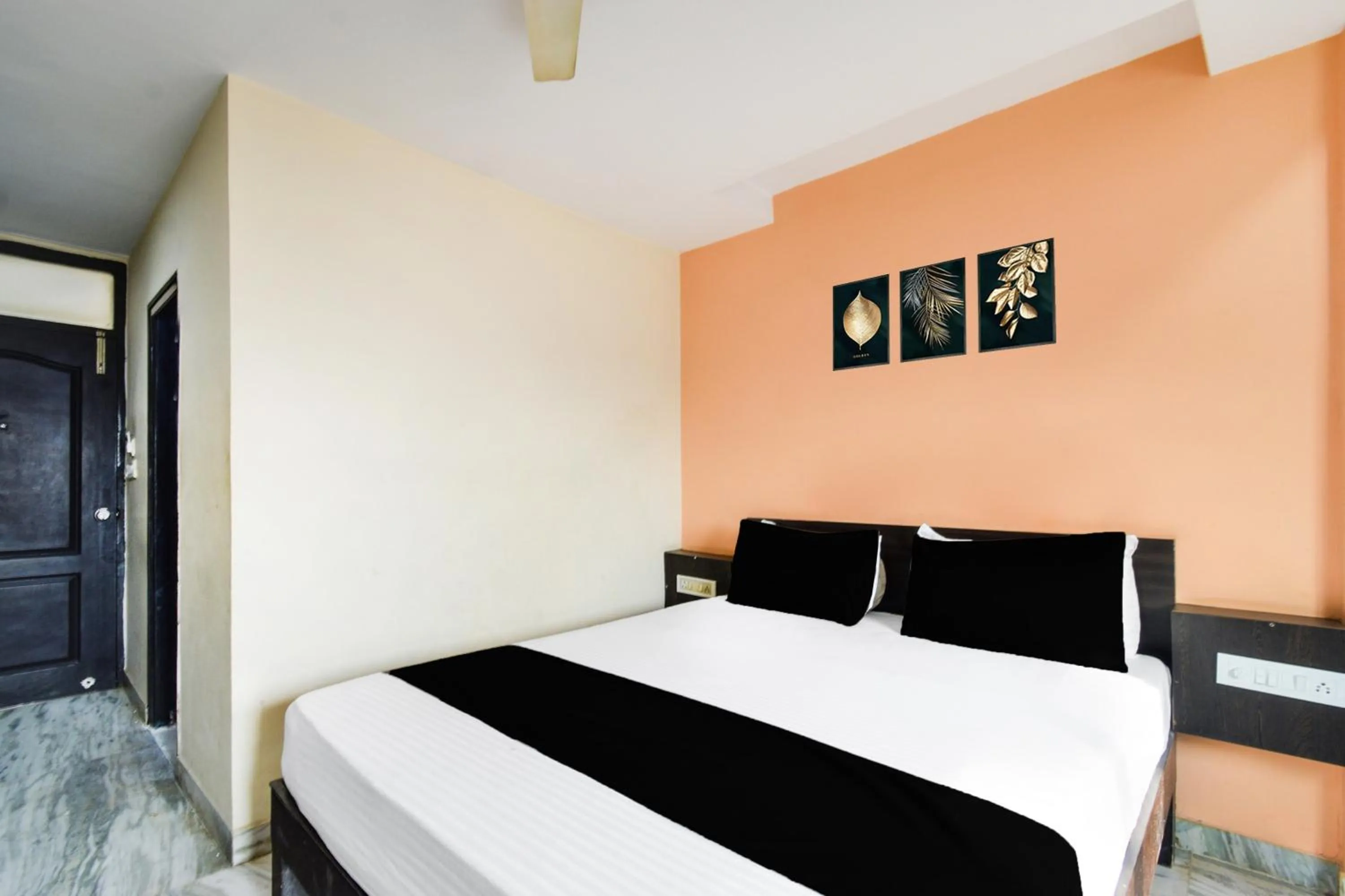 Bedroom, Bed in Townhouse OAK Secunderabad Near Railway Station Formerly Hotel Brahma