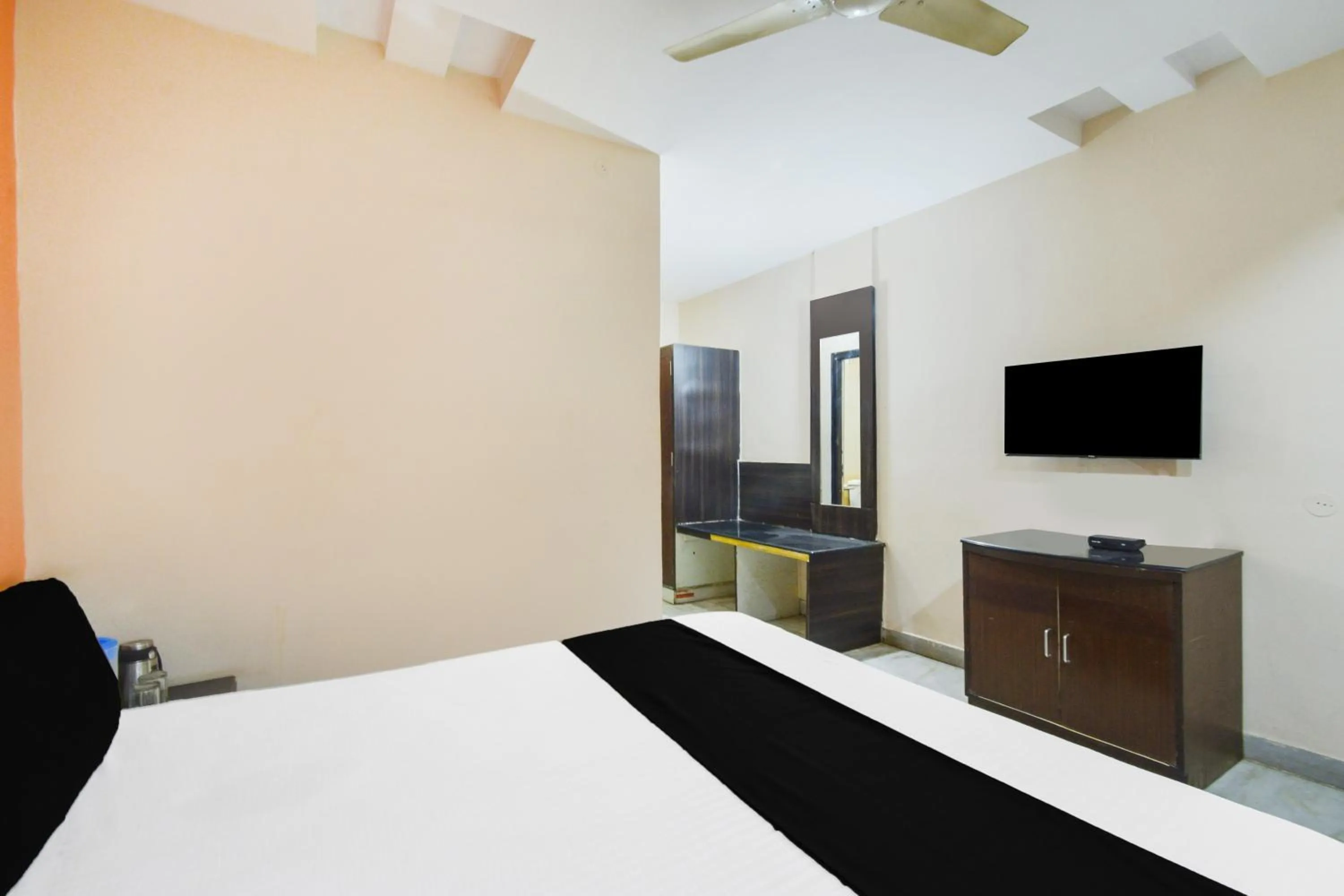 Bedroom, Bed in Townhouse OAK Secunderabad Near Railway Station Formerly Hotel Brahma