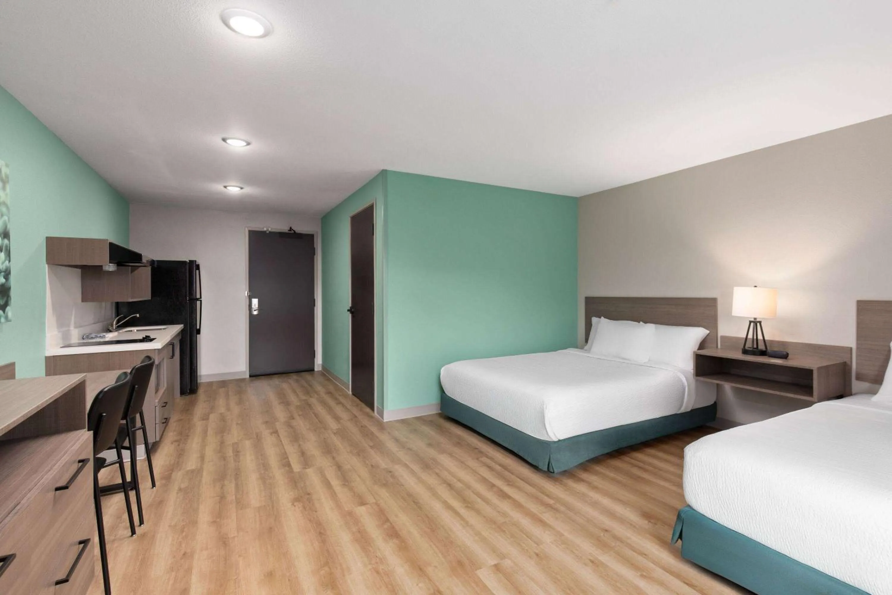 Photo of the whole room, Bed in ECHO Suites Extended Stay by Wyndham Nashville/ Gallatin
