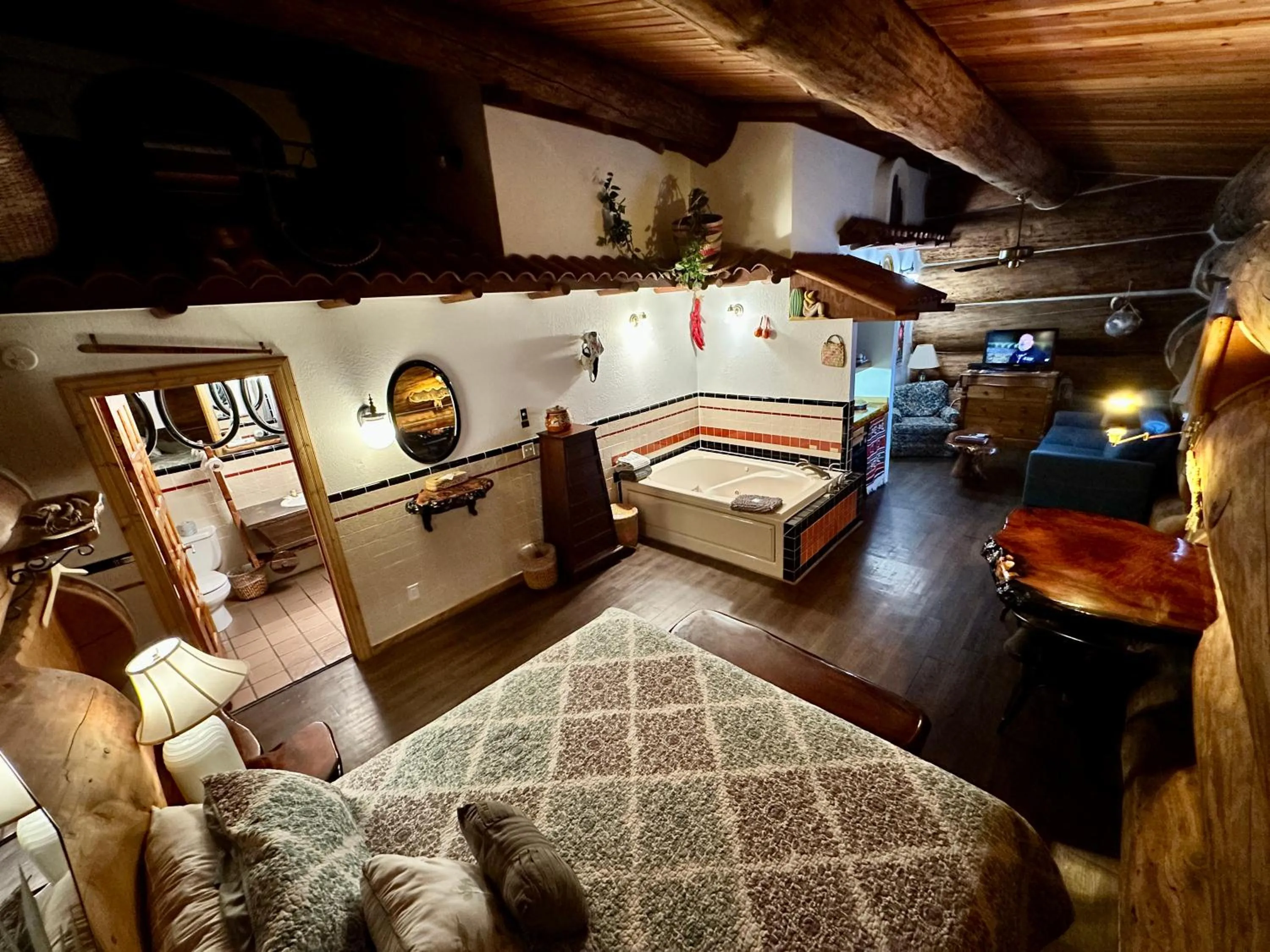 Photo of the whole room, Bed in Soap Lake Natural Spa & Resort