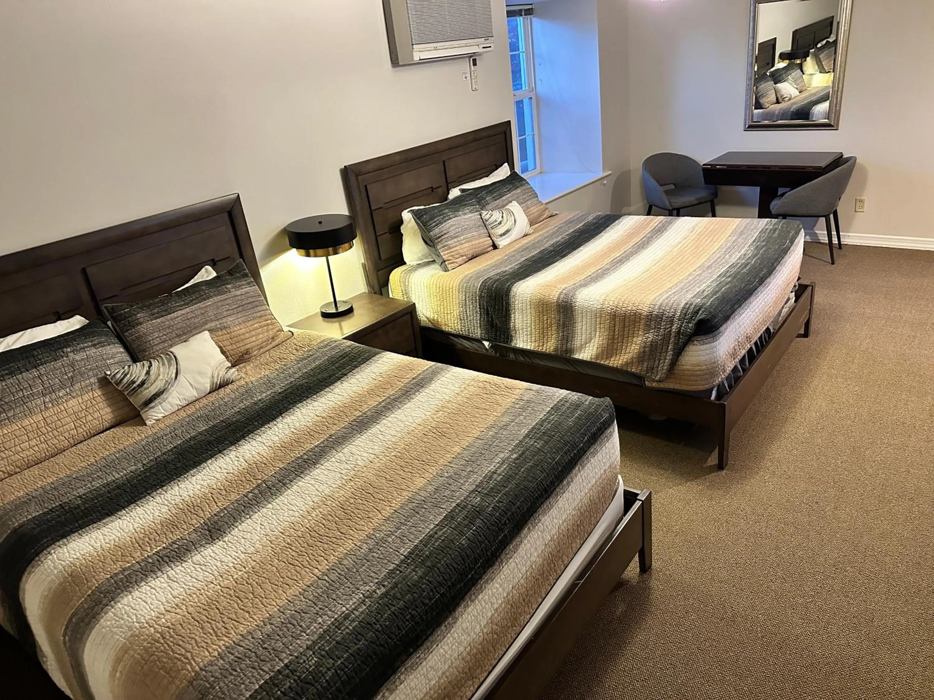 Photo of the whole room, Bed in Soap Lake Natural Spa & Resort