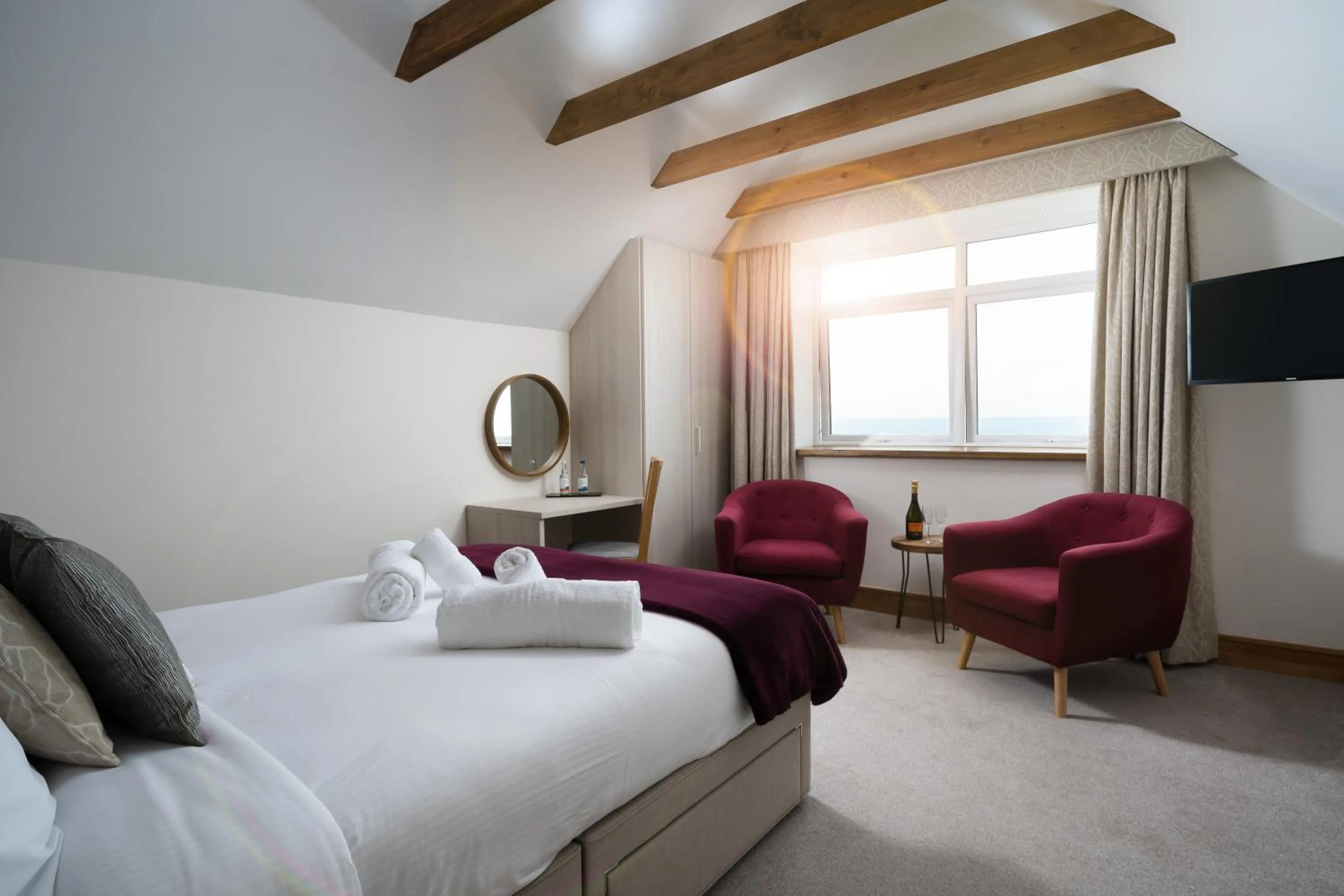 Bedroom, Bed in The Land's End Hotel