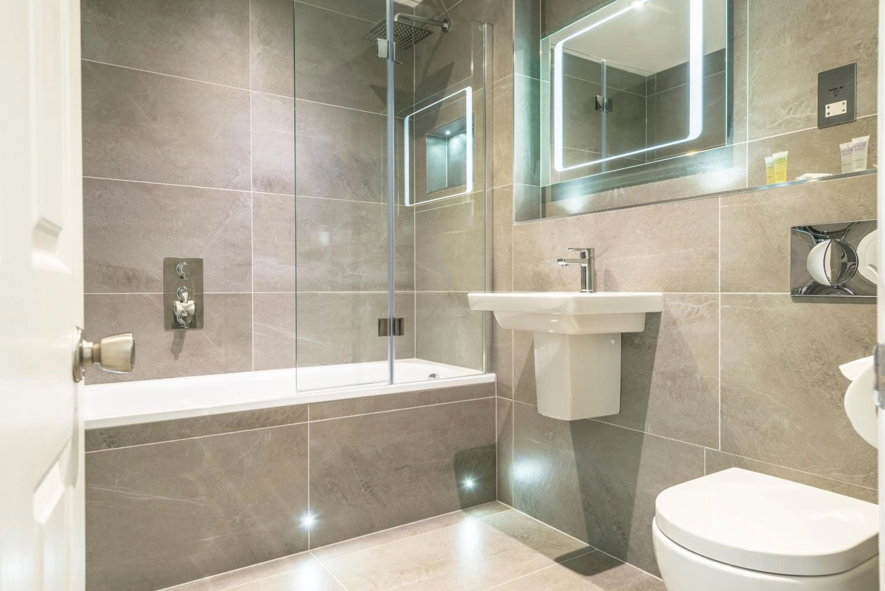 Shower in The Land's End Hotel