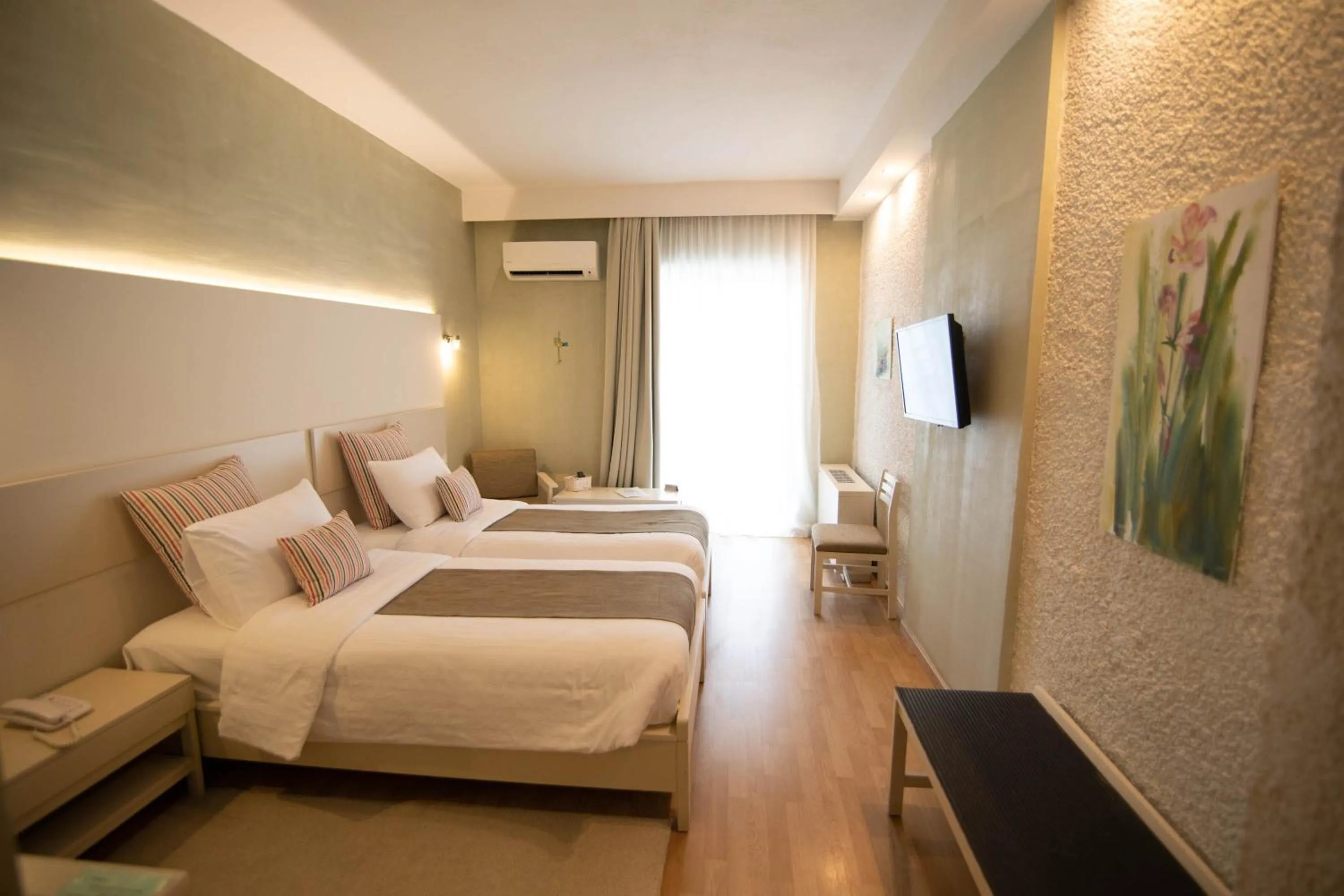 Property building, Bed in Nidimos Hotel