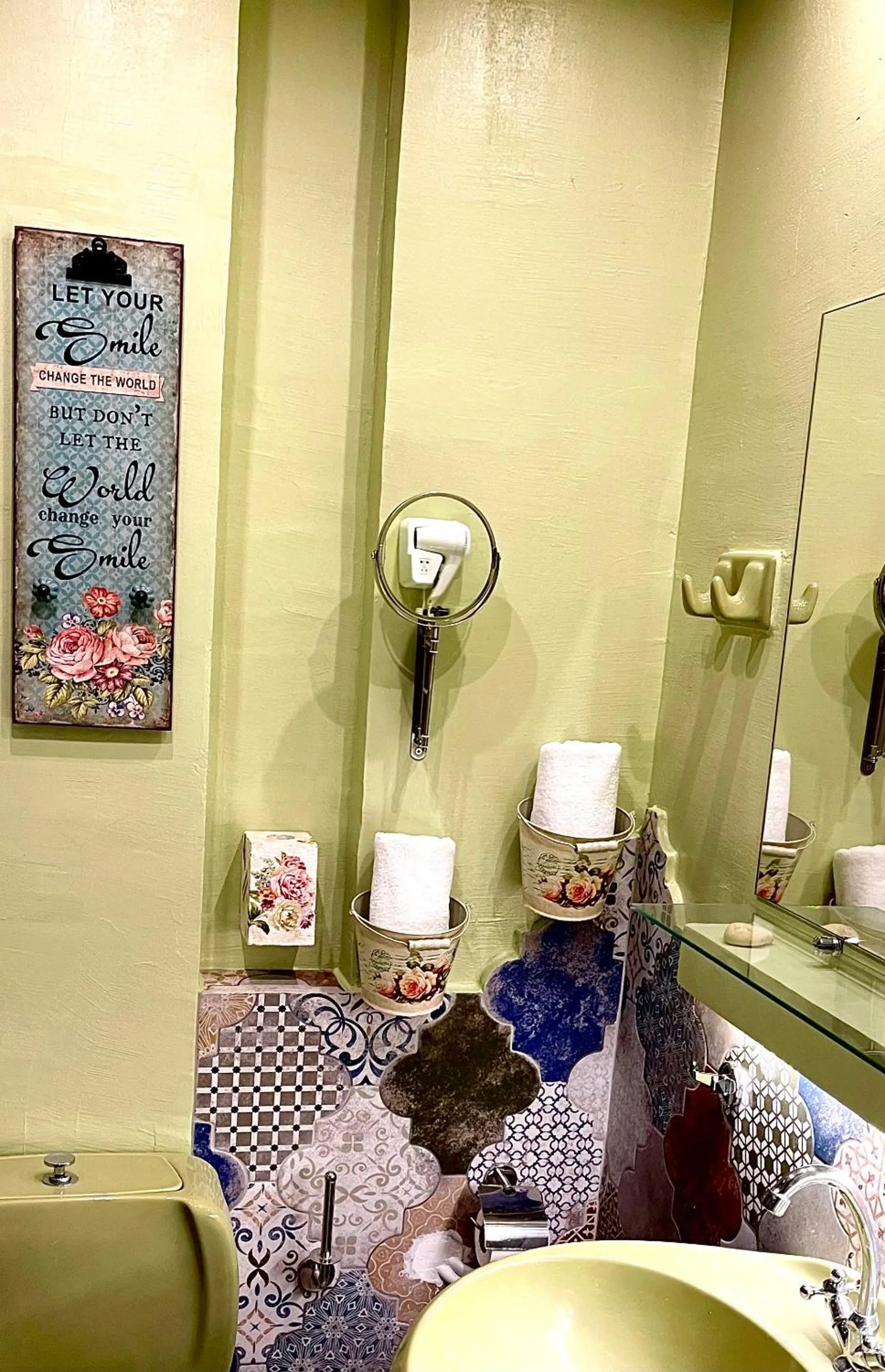 Bathroom in Nidimos Hotel