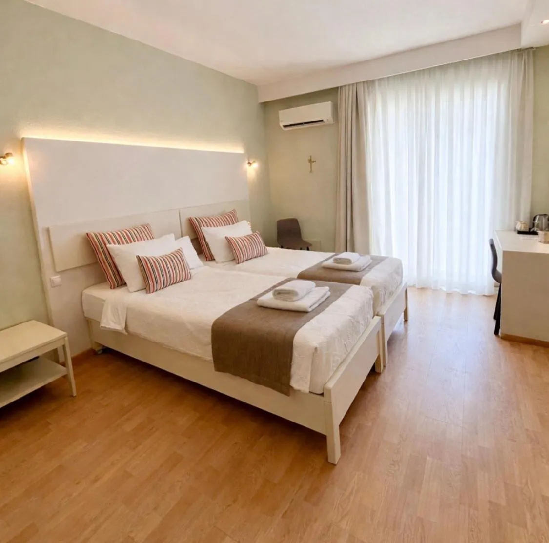 Bed in Nidimos Hotel