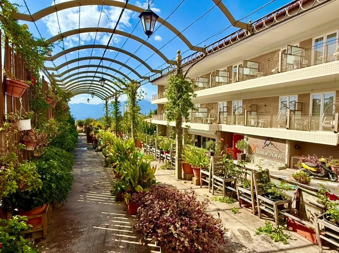 Property building in Nidimos Hotel