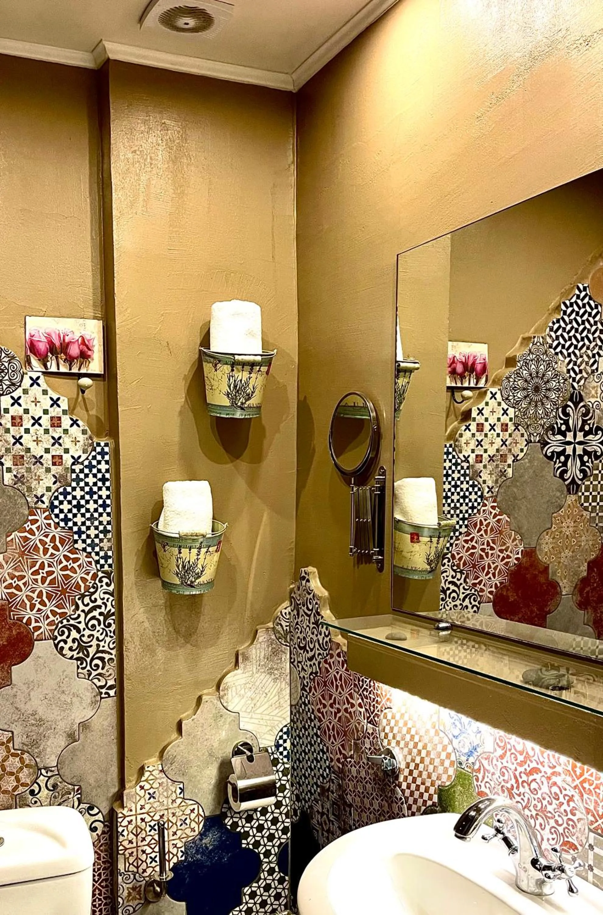 Bathroom in Nidimos Hotel