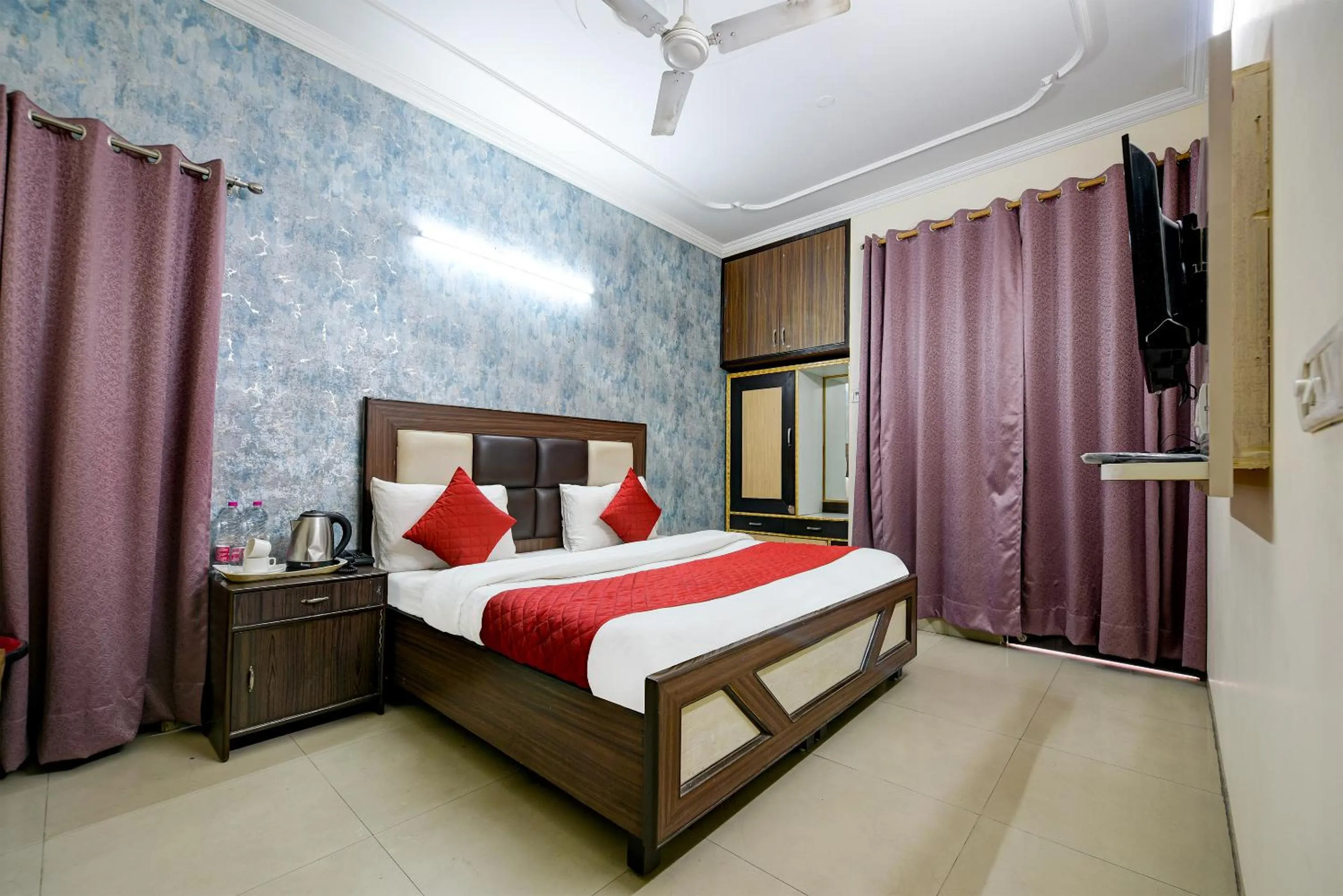 Bed in Hotel Mayank Plaza-Near IGI Airport Terminal-3