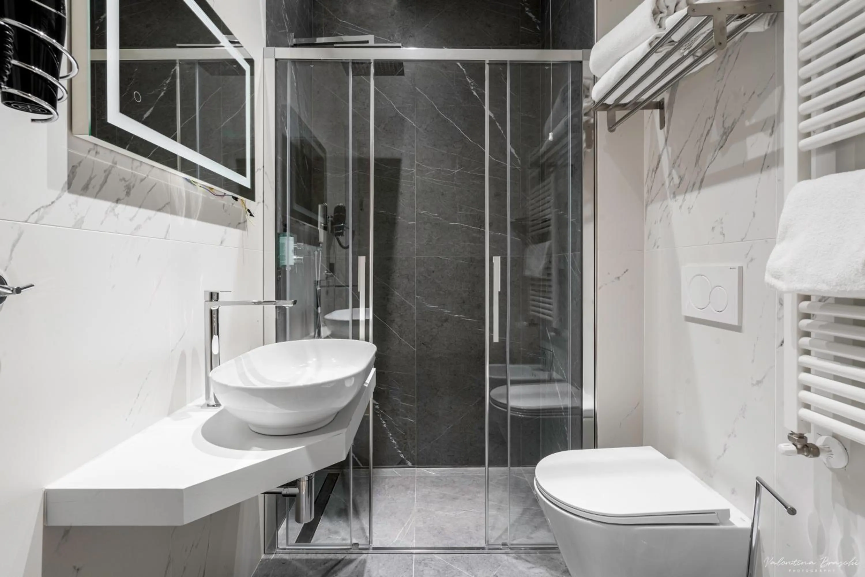 Shower in Hotel Adamas