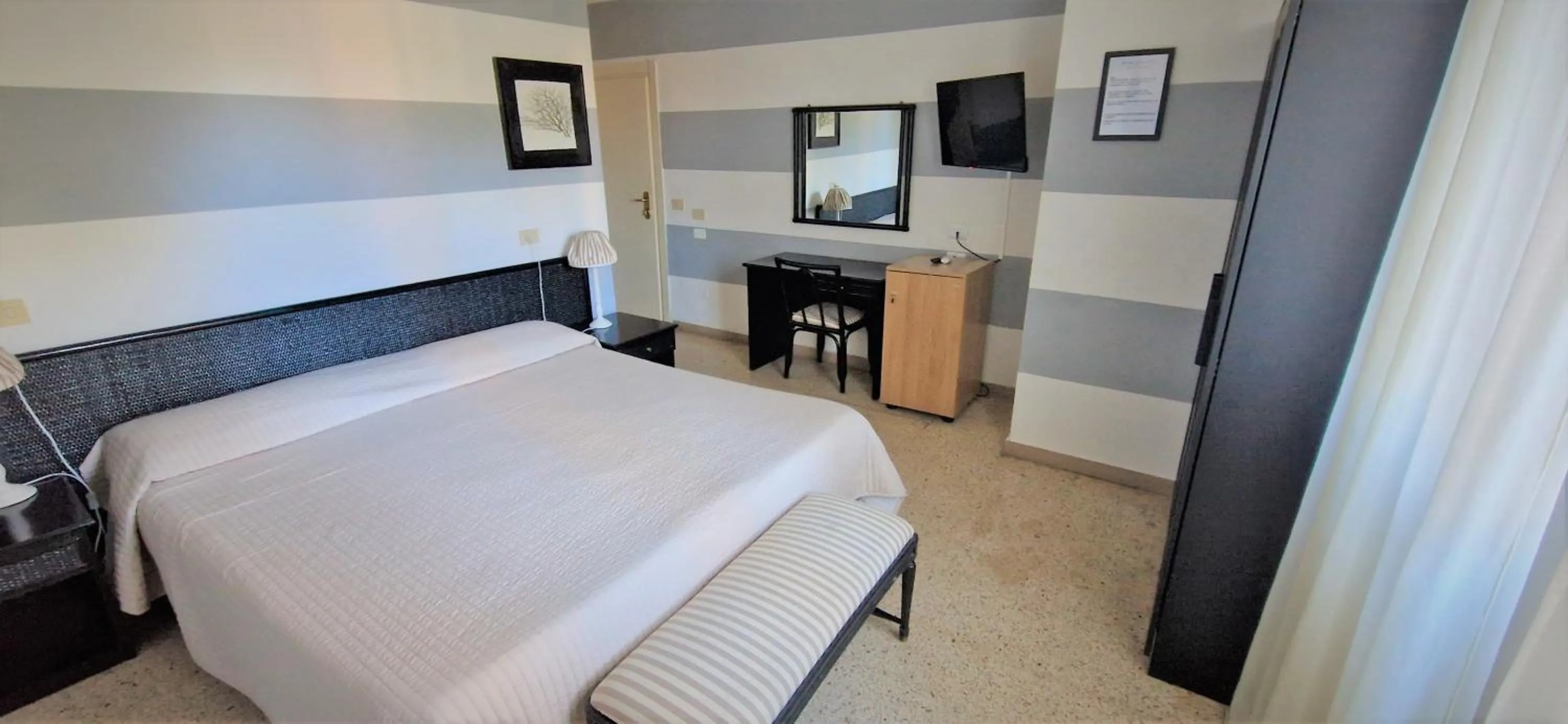 Property building, Bed in Hotel Le Focette