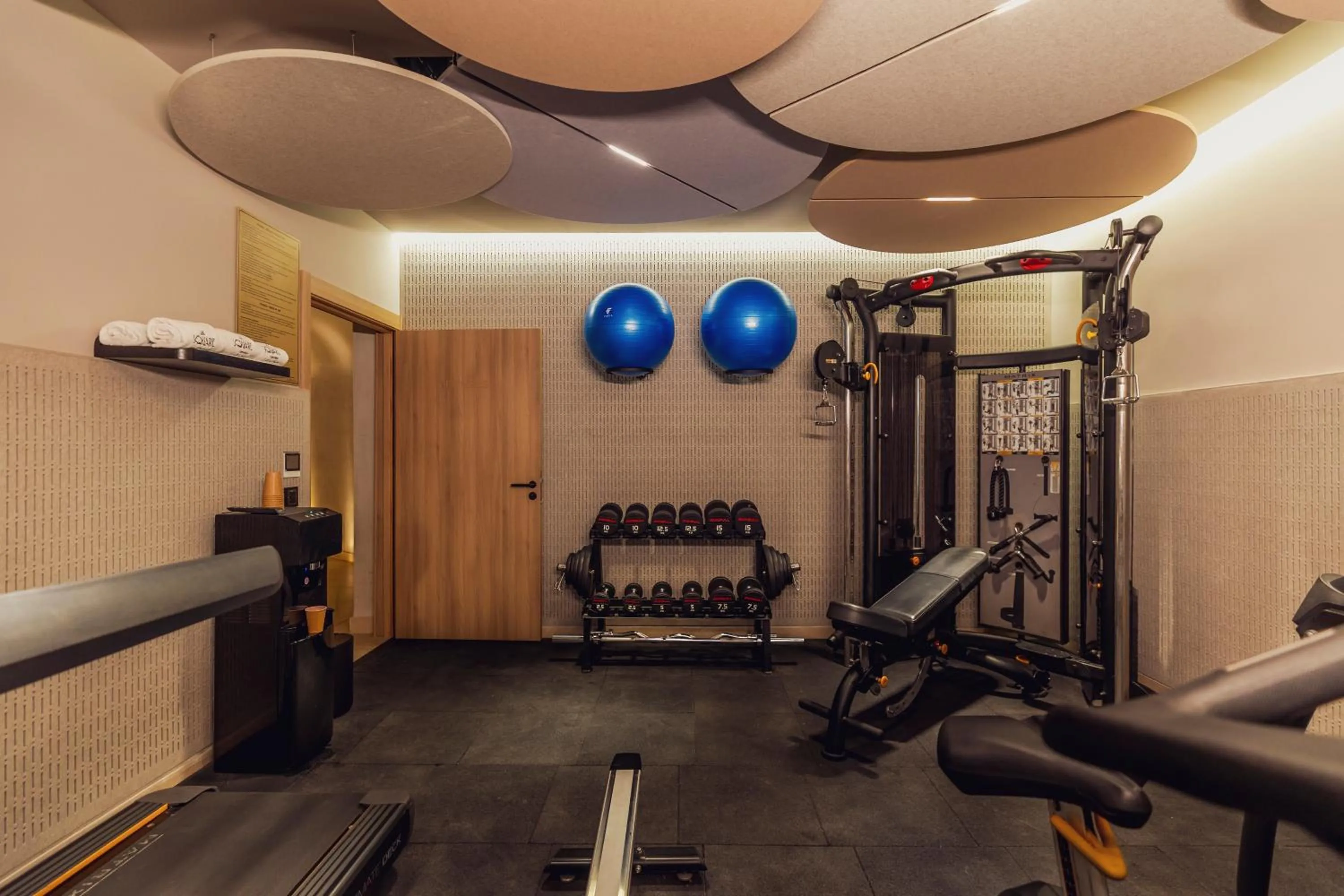 Fitness centre/facilities in Le Square By Onomo Collection