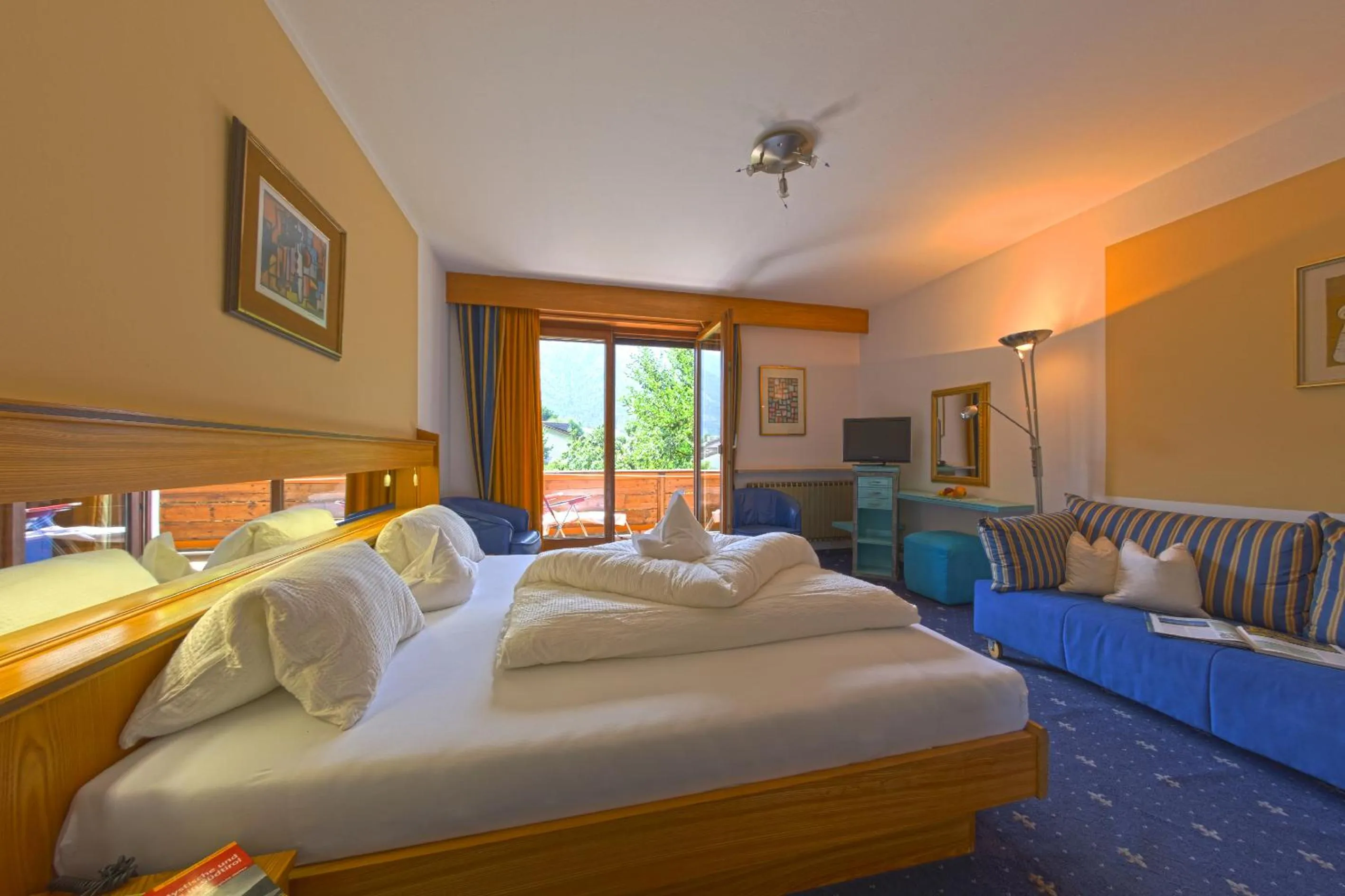 Photo of the whole room, Bed in Garni - Hotel Rinner Julia