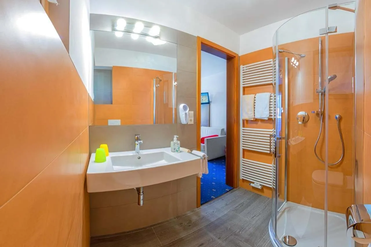 Bathroom in Garni - Hotel Rinner Julia