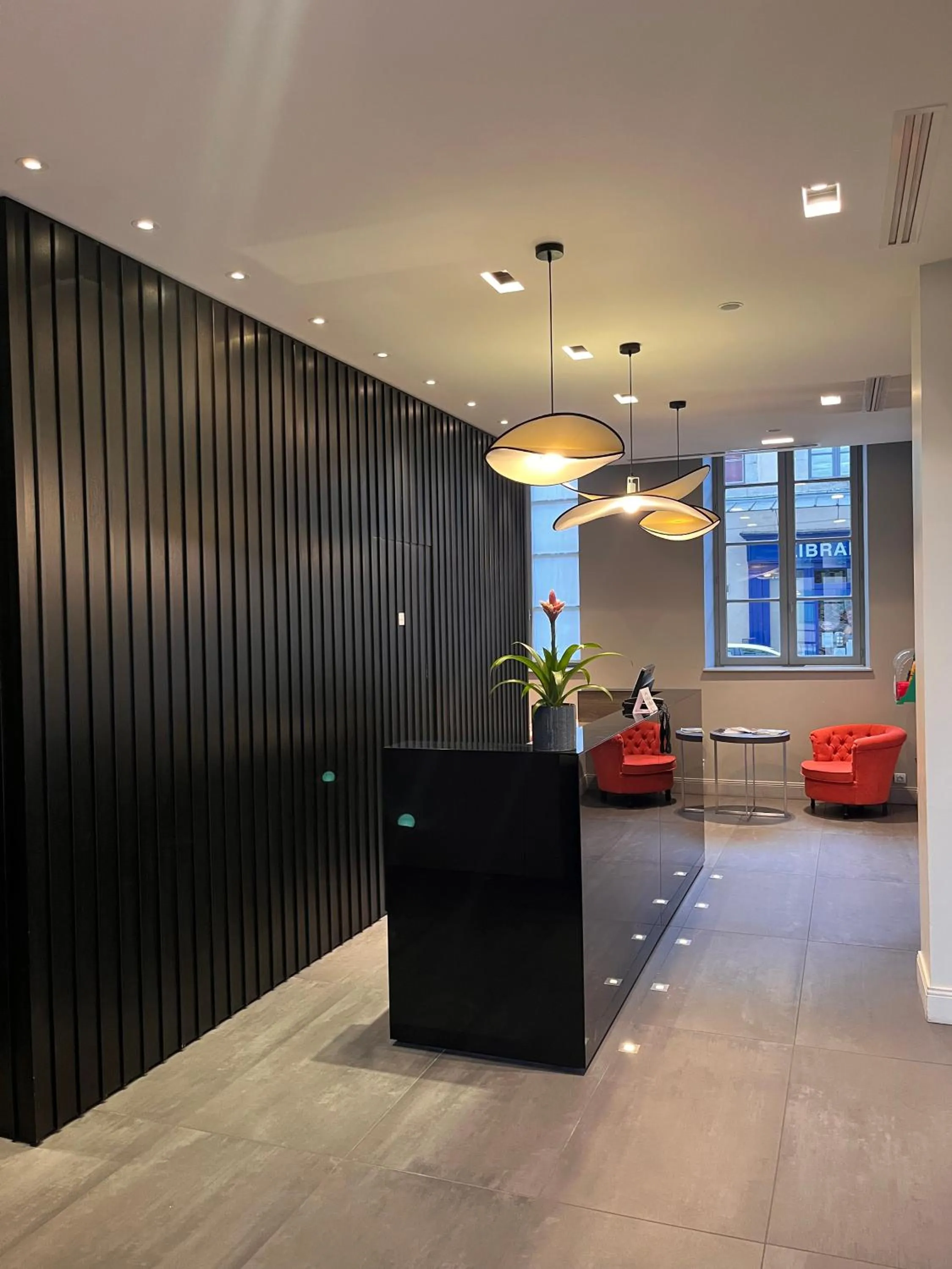 Lobby or reception in Grand Hotel de Castres