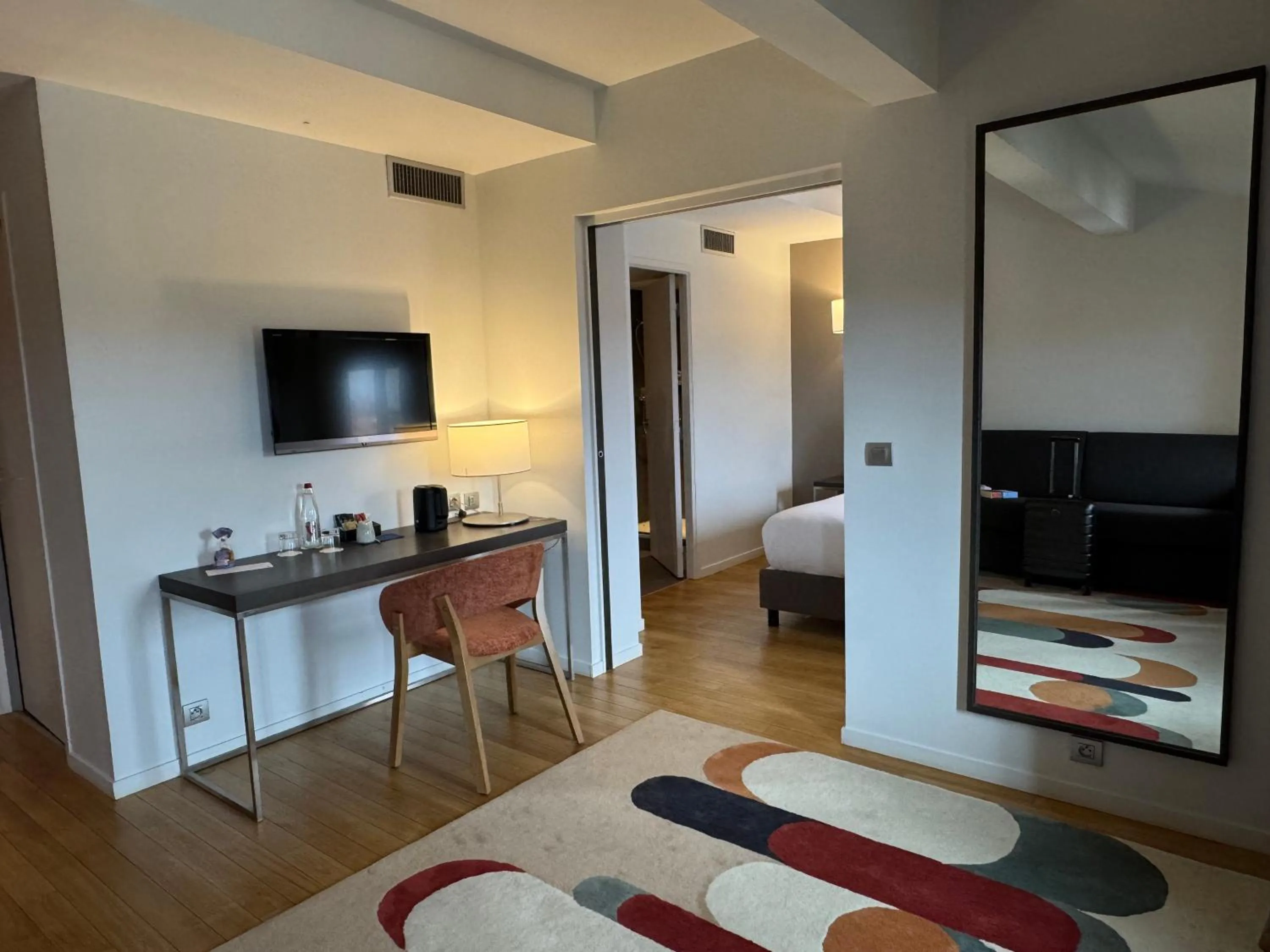 Bedroom, Bed in Grand Hotel de Castres