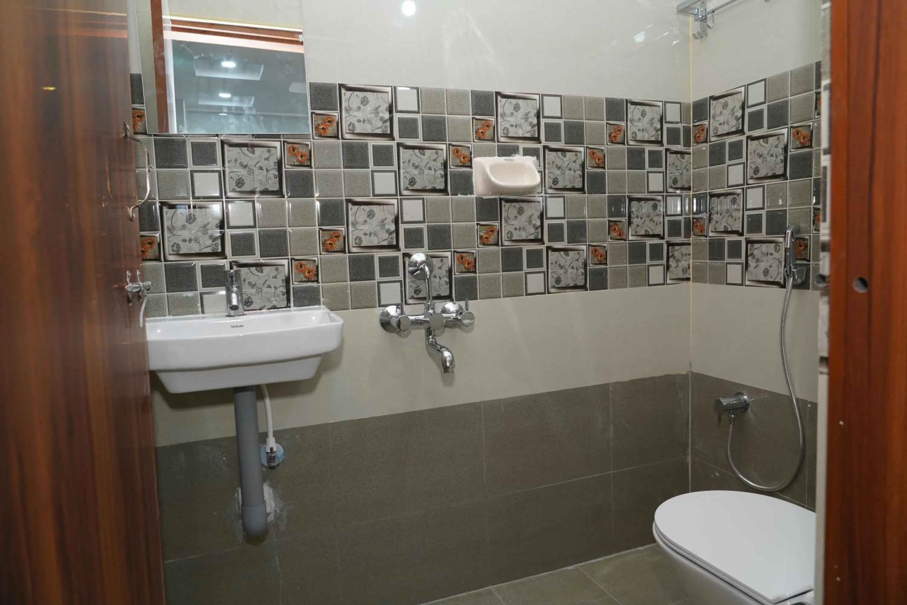 Single Room in HOTEL THANVi INN