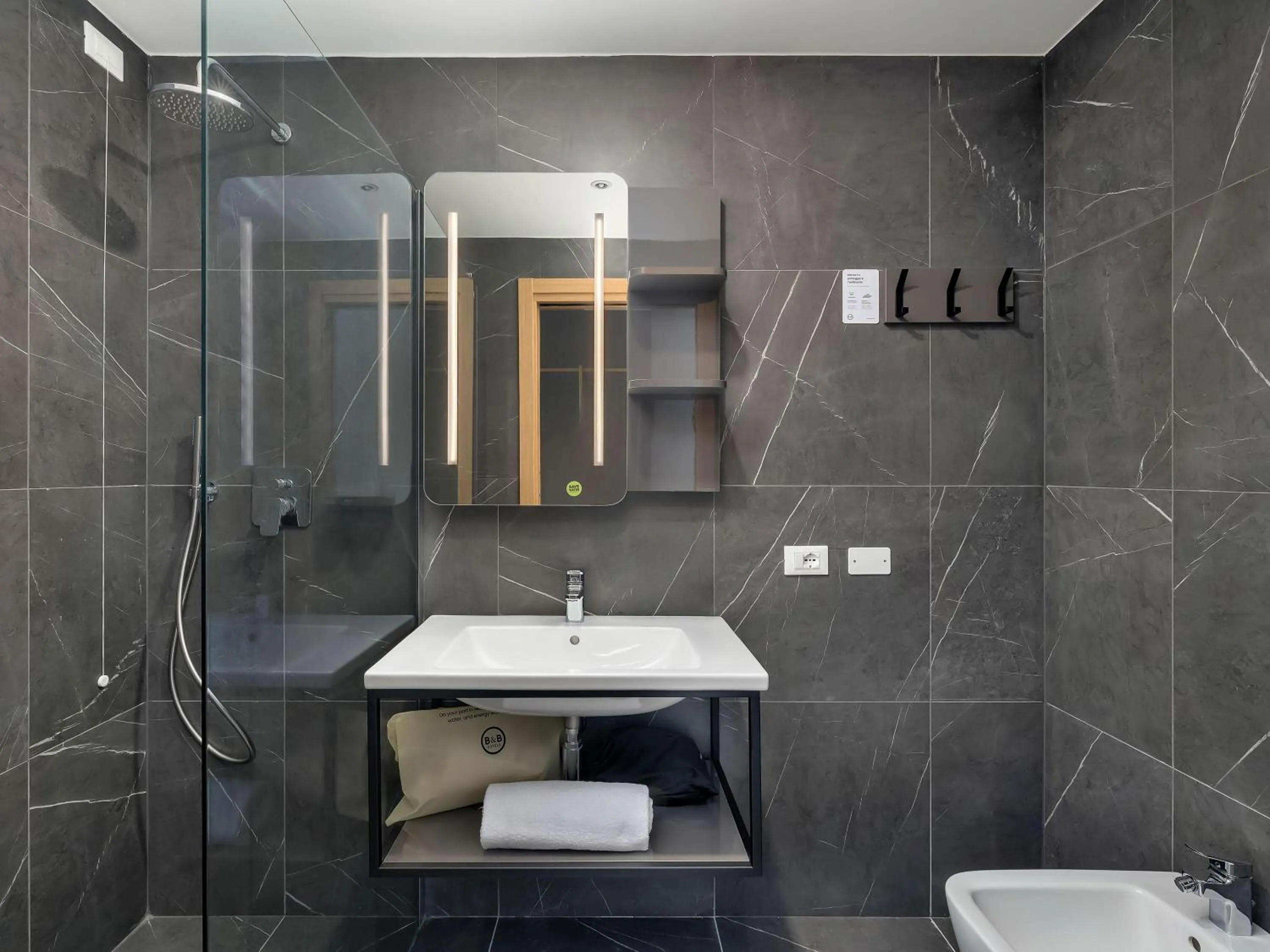 Photo of the whole room in B&B HOTEL Venezia Laguna