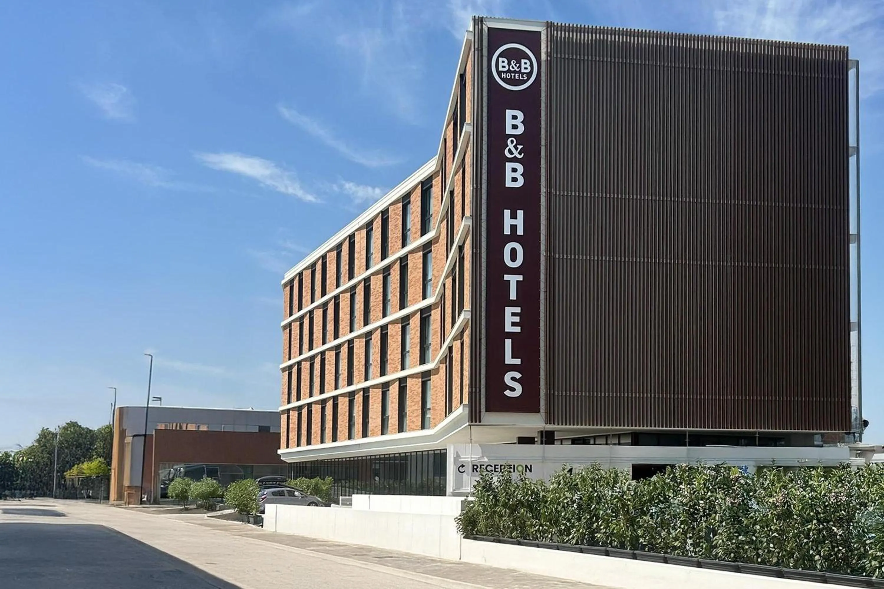 Property building in B&B HOTEL Venezia Laguna