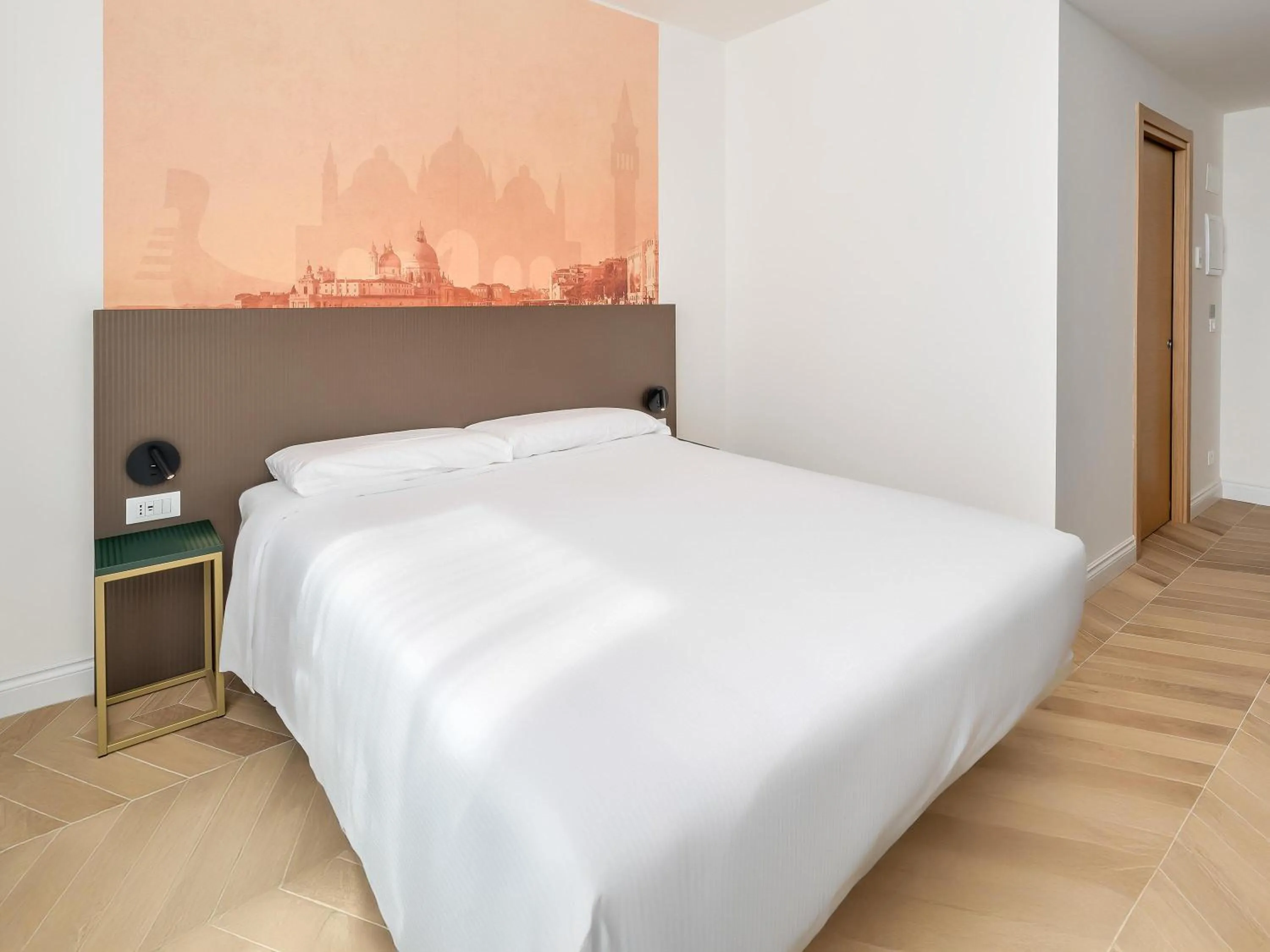 Photo of the whole room, Bed in B&B HOTEL Venezia Laguna