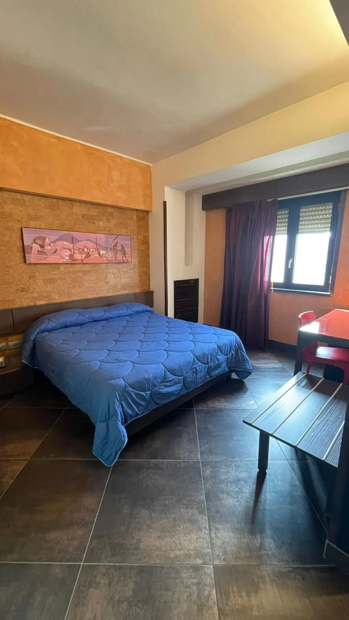 Photo of the whole room, Bed in Abalon Pompei Resort