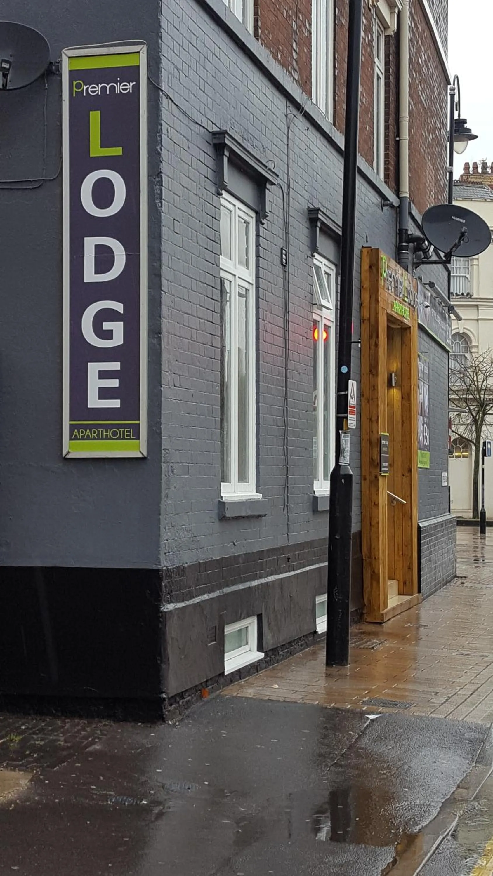 Premier Lodge Central