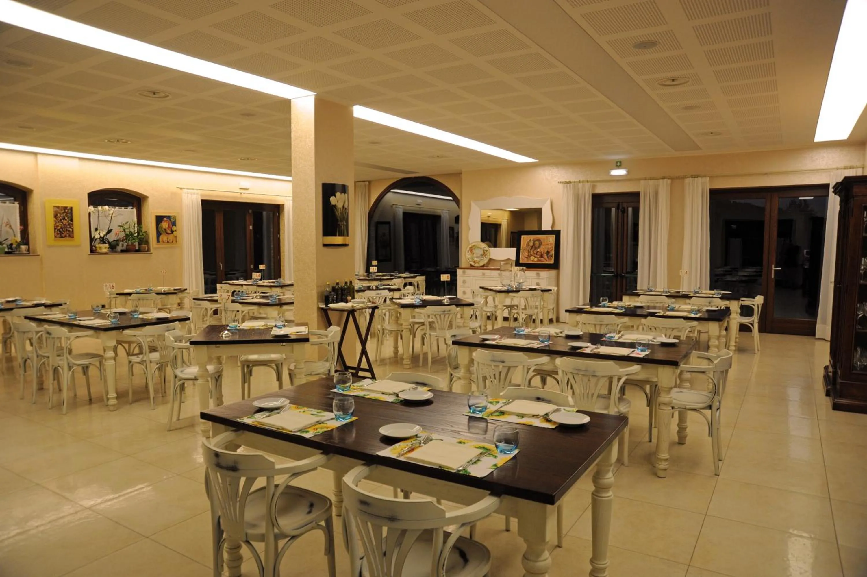 Restaurant/places to eat in Postiglione Country House