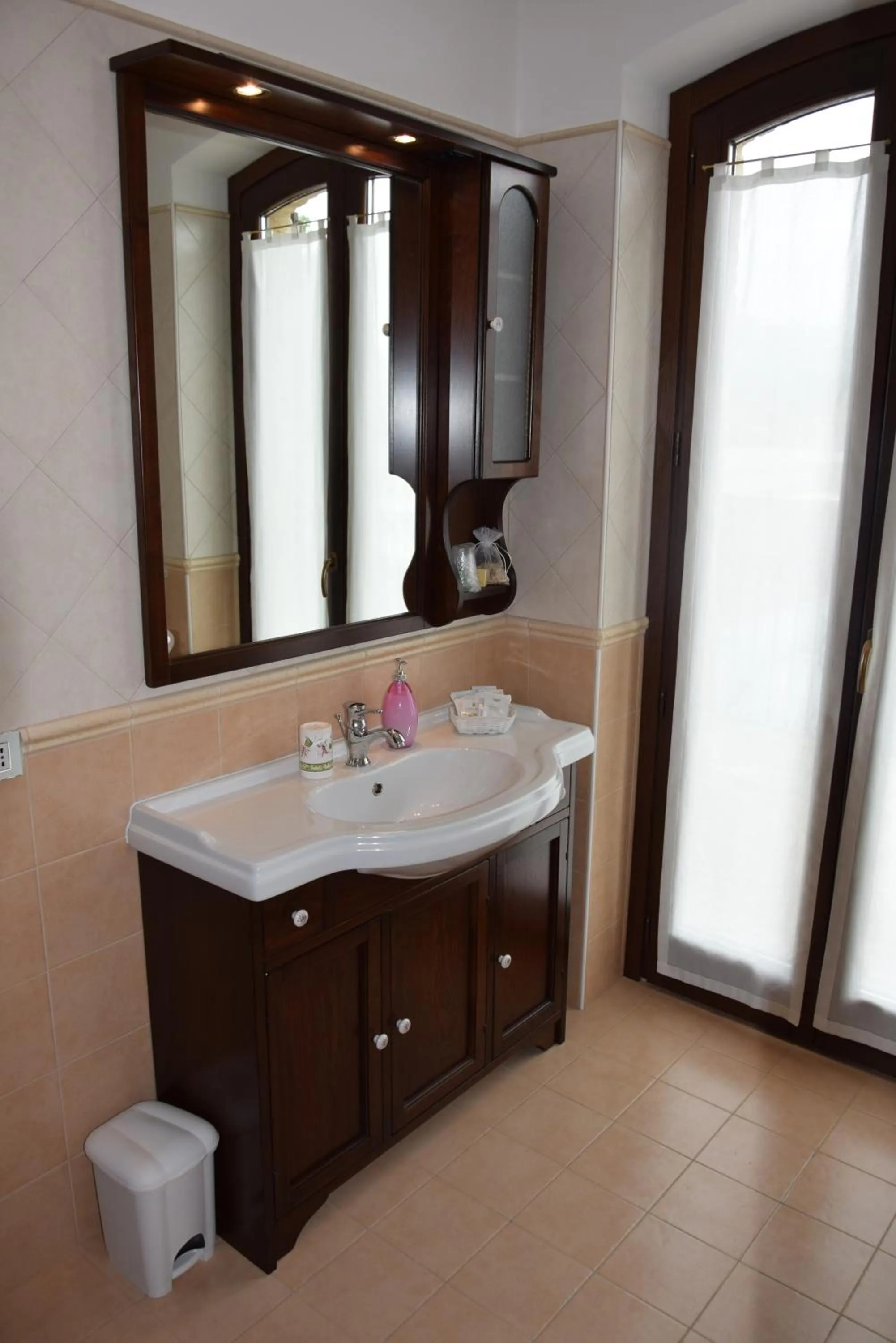 Bathroom in Postiglione Country House