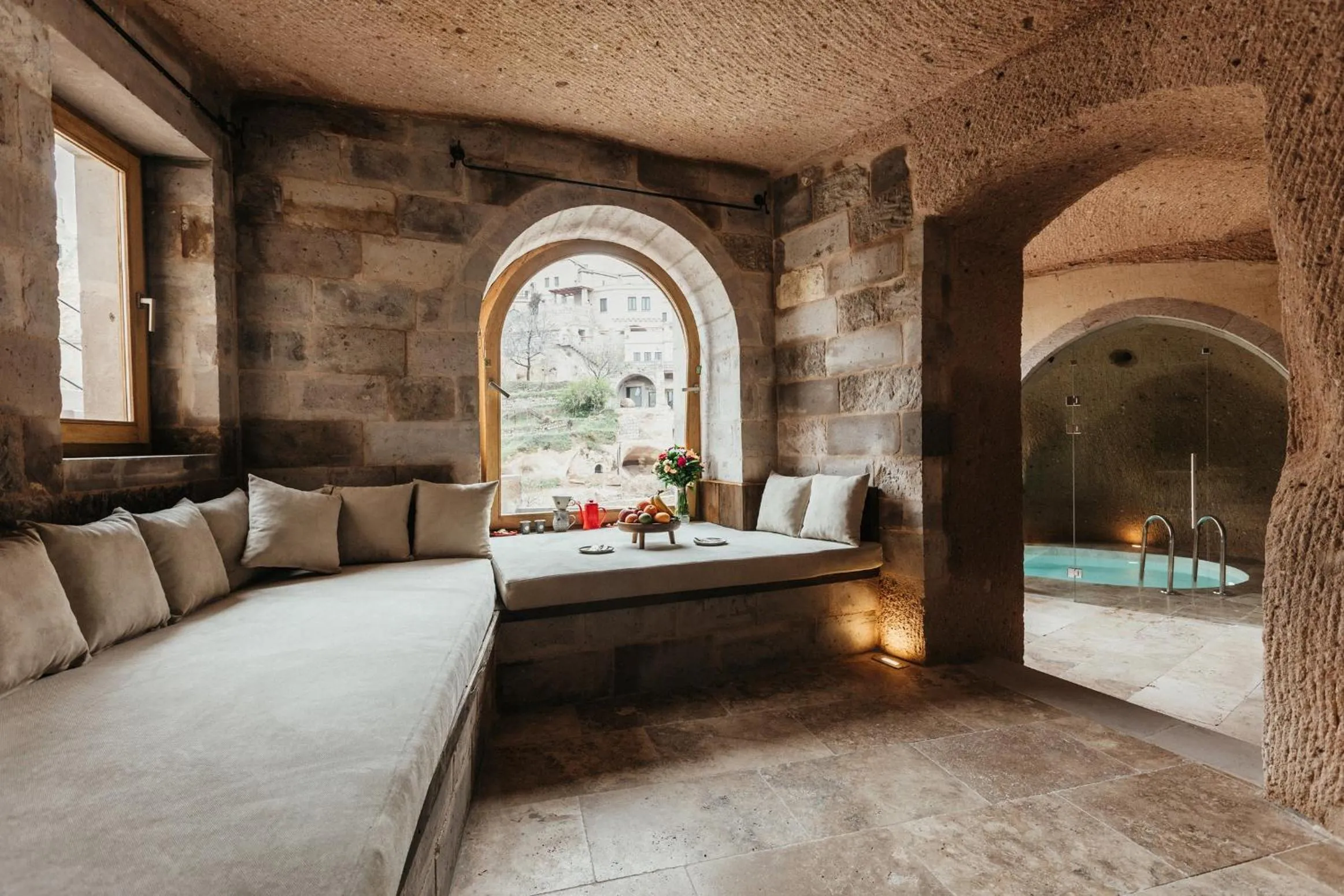 Seating area in Millstone Cave Suites Hotel