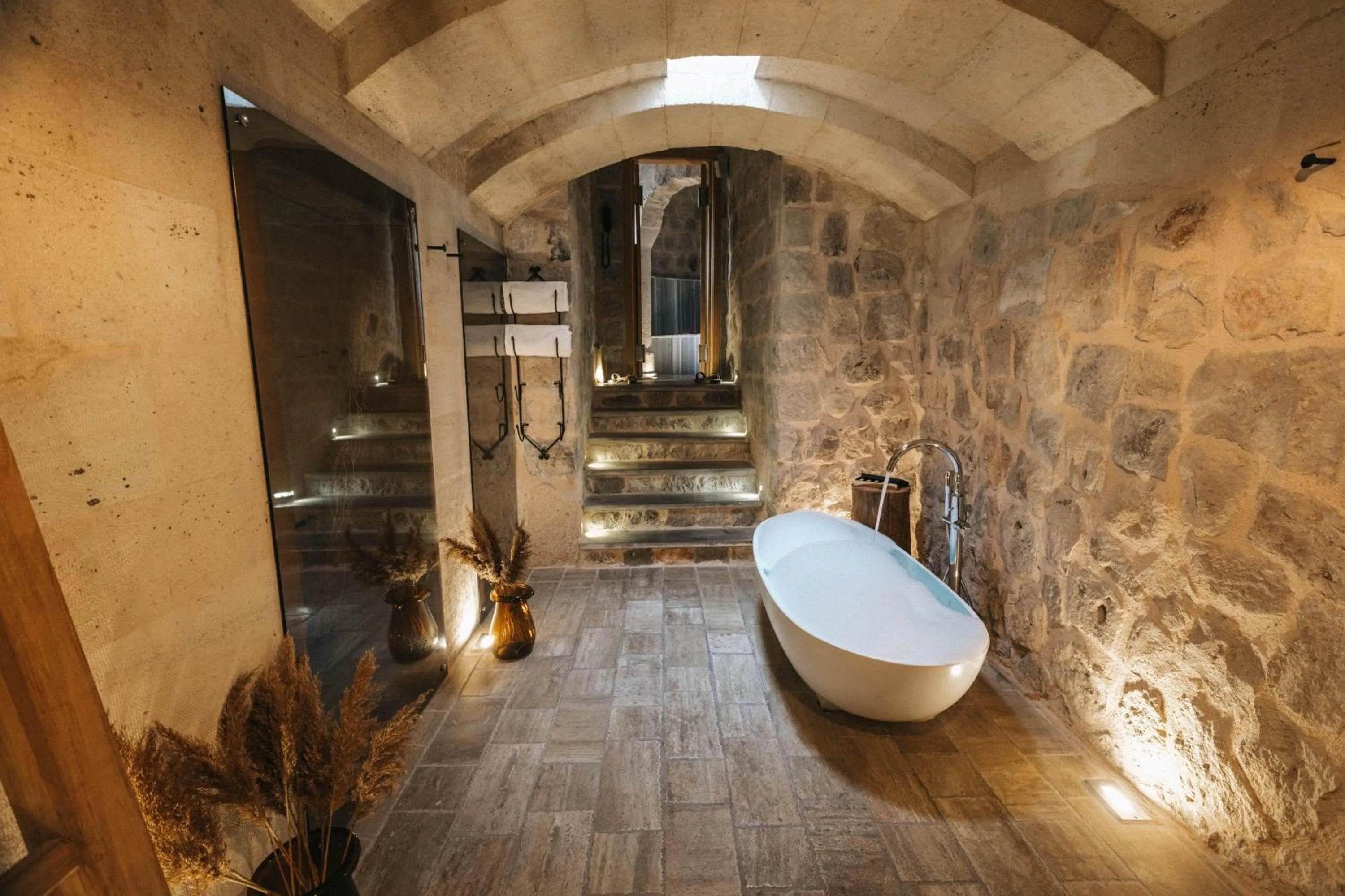 Photo of the whole room in Millstone Cave Suites Hotel