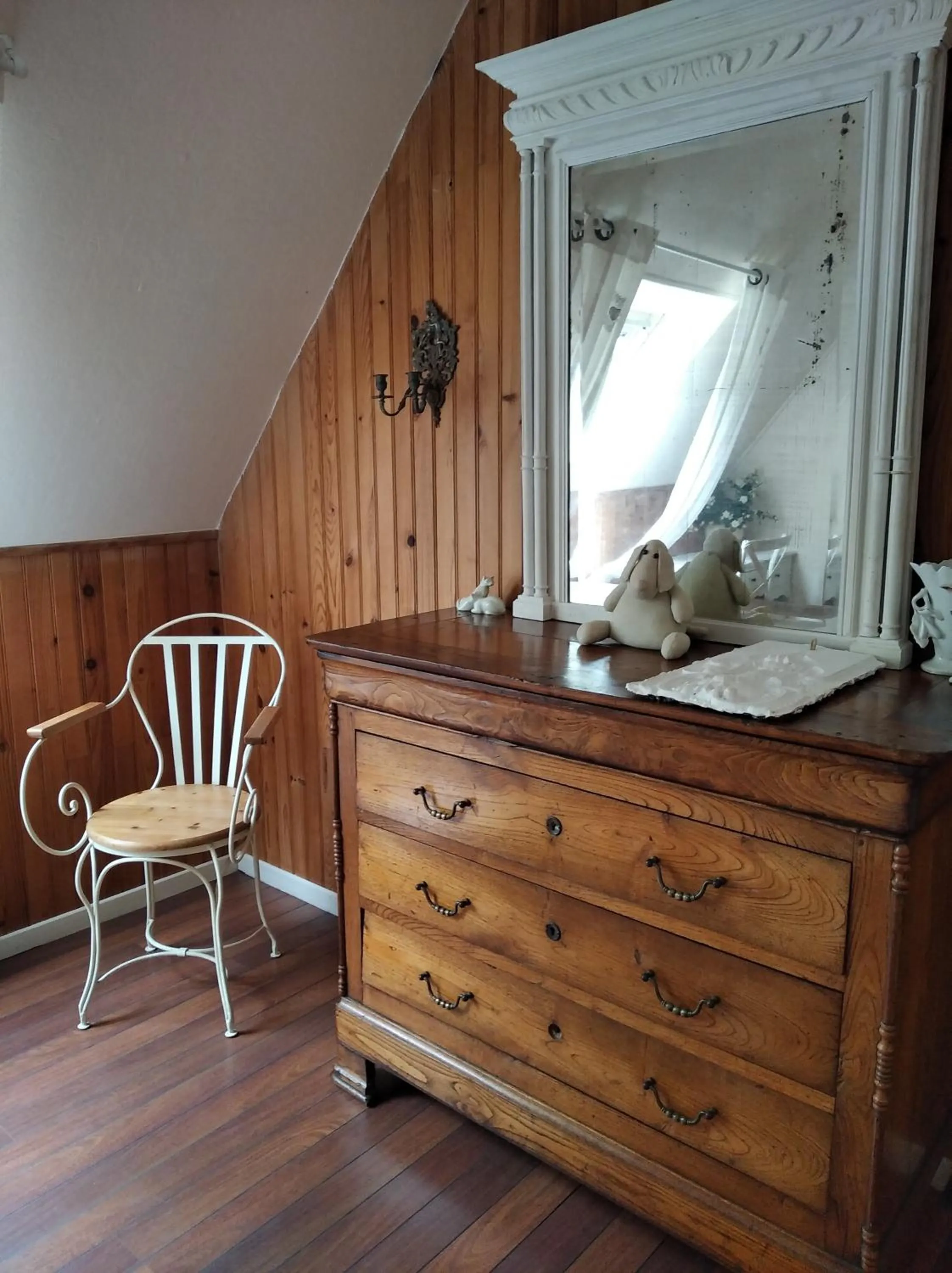 Bedroom in Maison dans un environnement boisé très calme